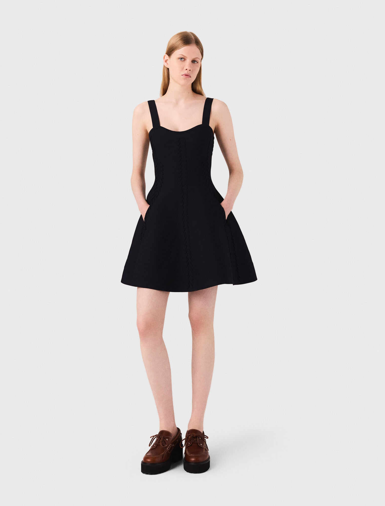 Abito babydoll corto in maglia 