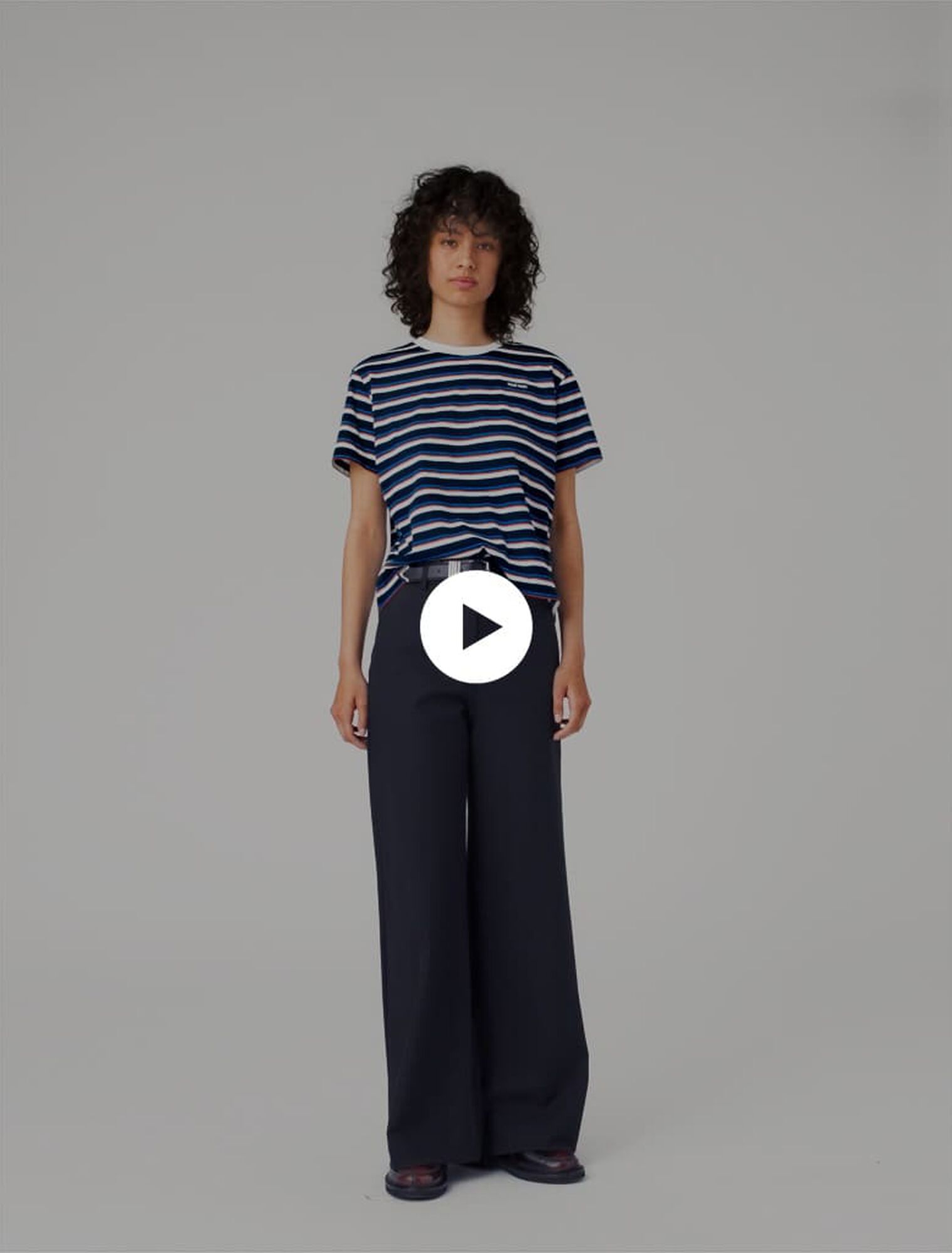 Pantaloni da tailleur con piega