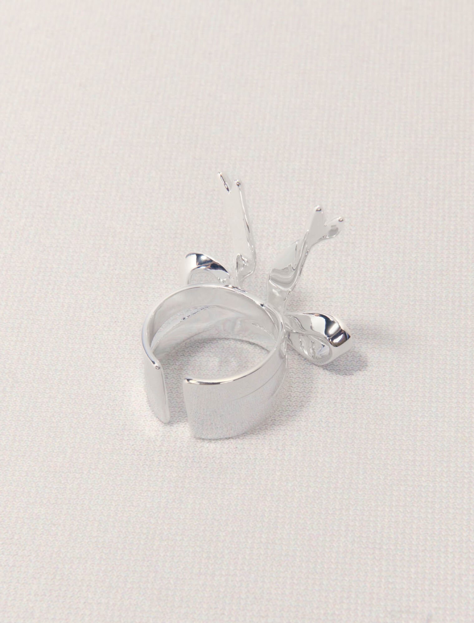 Anello aperto con fiocco argentato