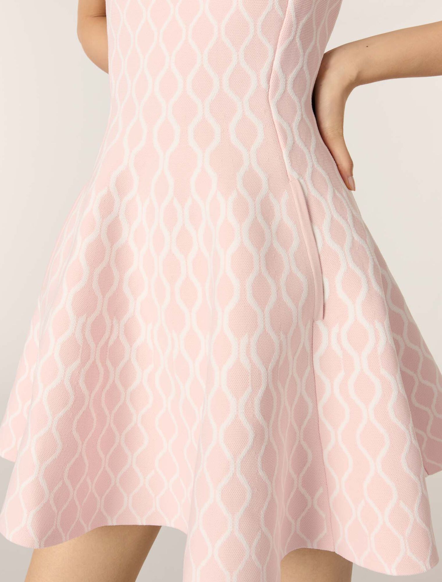 Abito corto in maglia jacquard