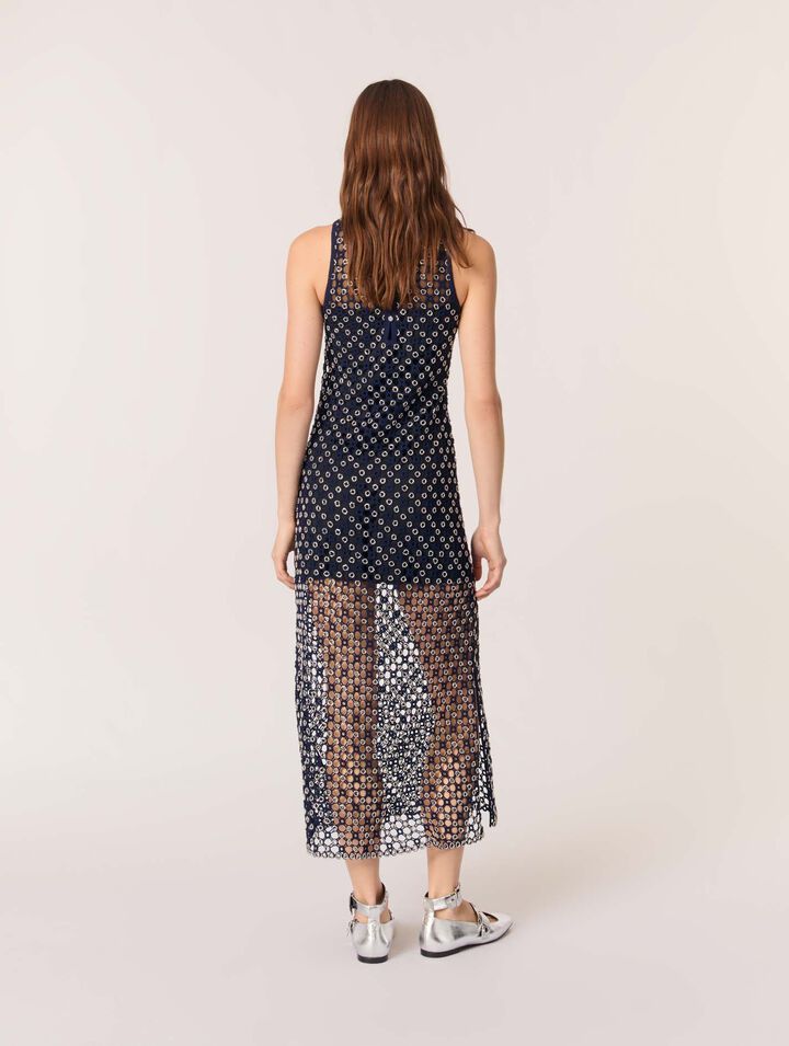 Abito lungo in crochet con perline