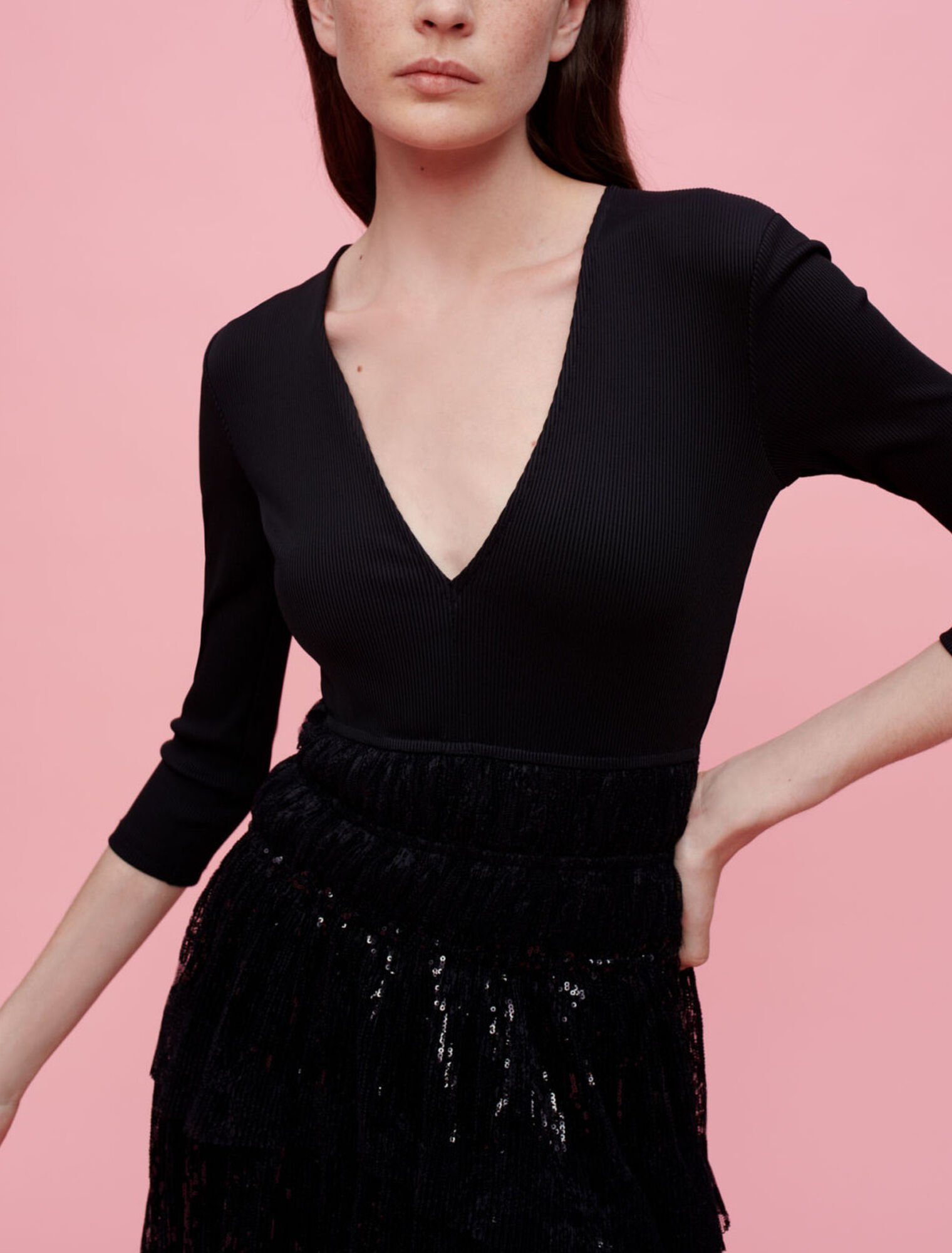 Abito in pizzo e jersey con paillettes