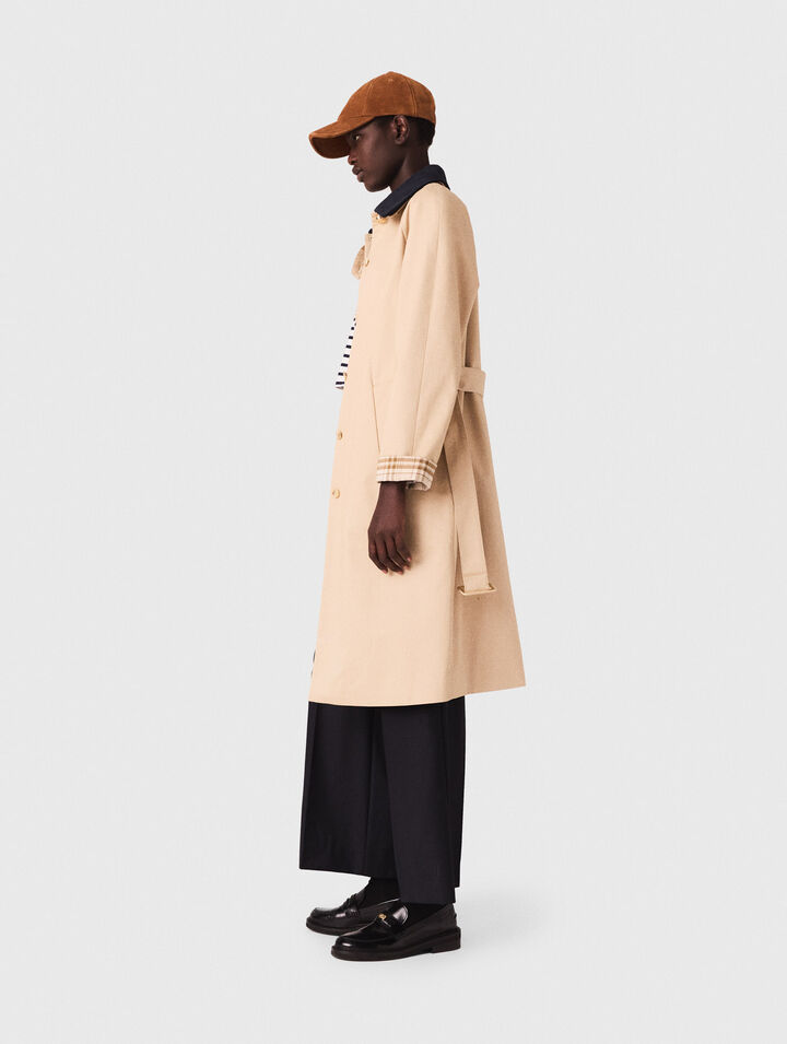 Trench maniche e collo a contrasto