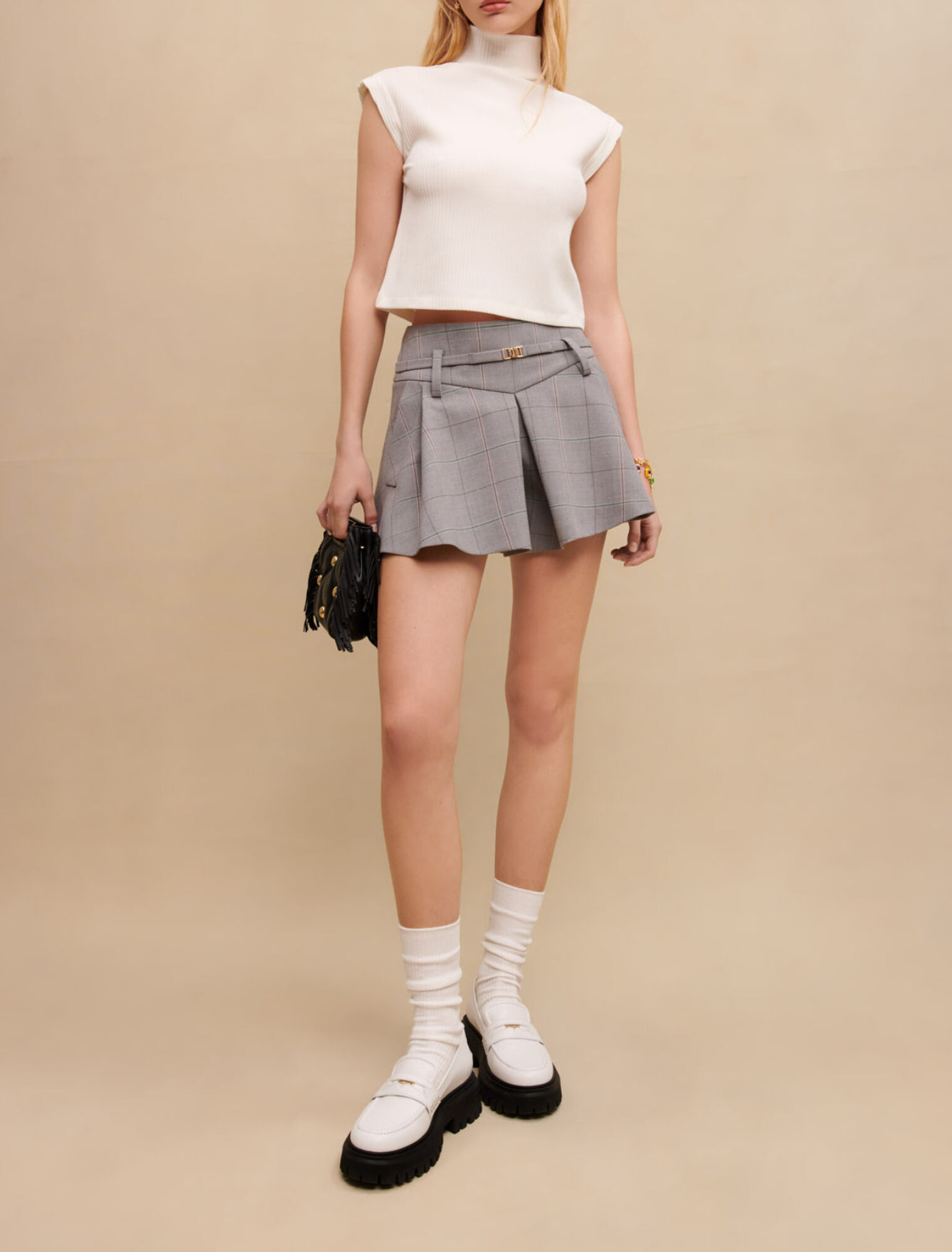 Top bianco a collo alto