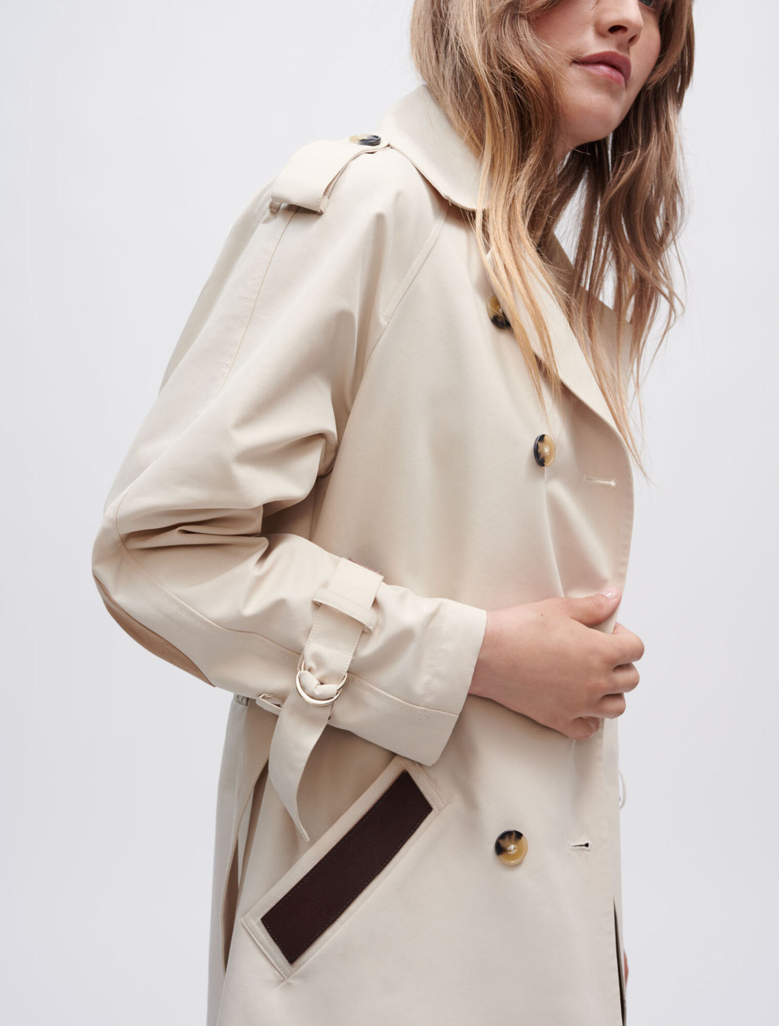 Trench con smock nella parte posteriore