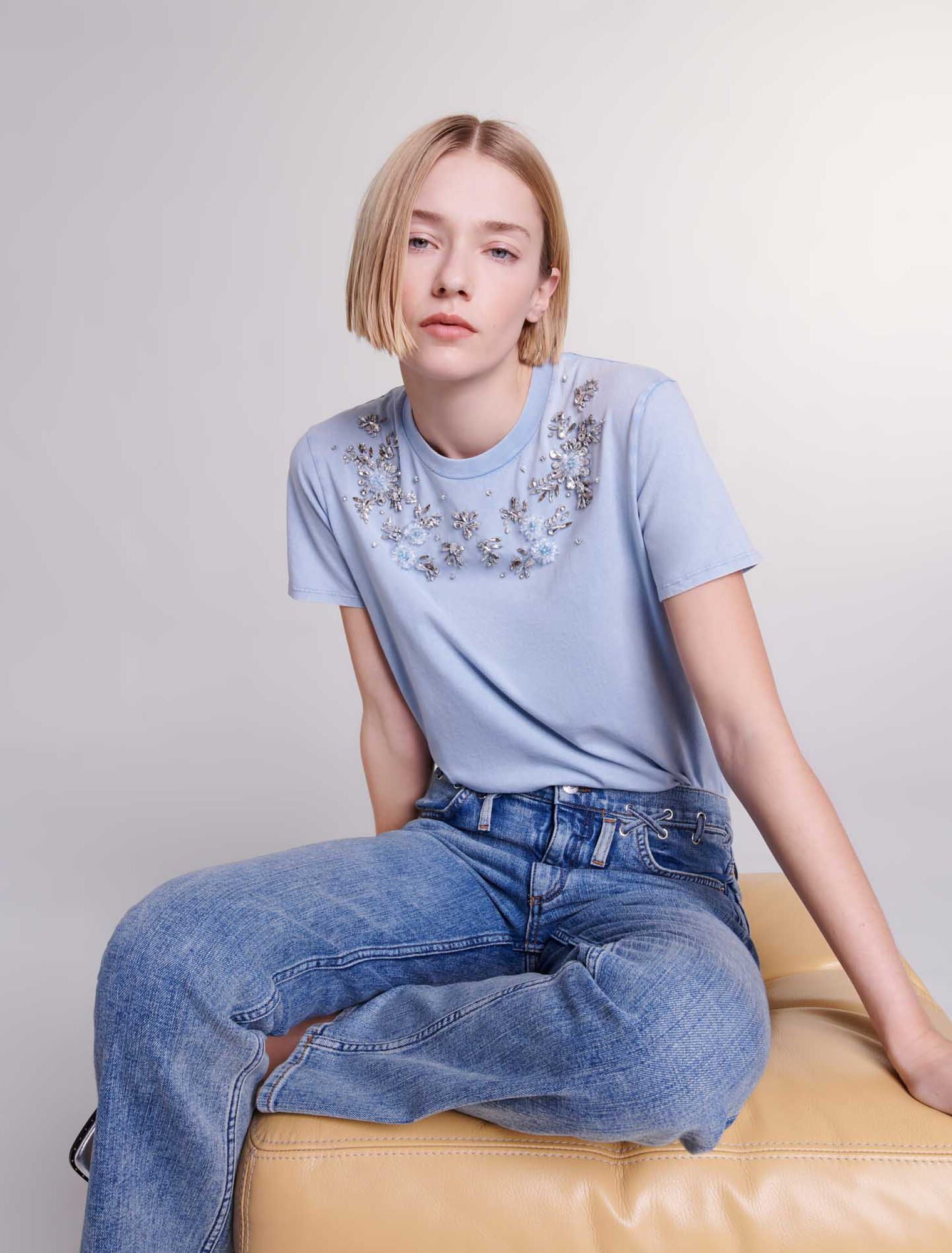 T-shirt arricchita da strass
