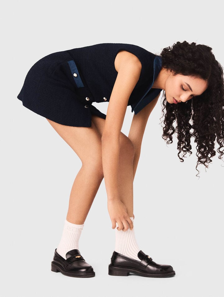 Abito in tweed e dettagli in denim