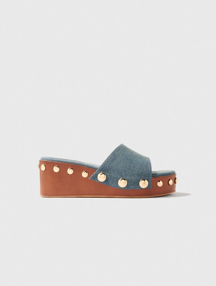 Mules con zeppa in denim e borchie