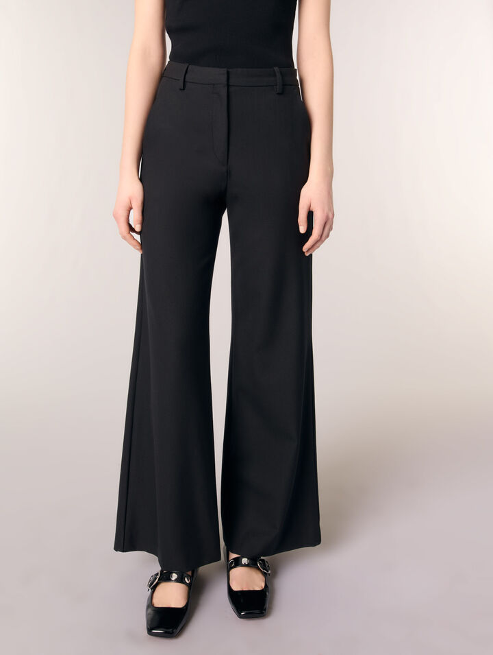 Pantaloni flare