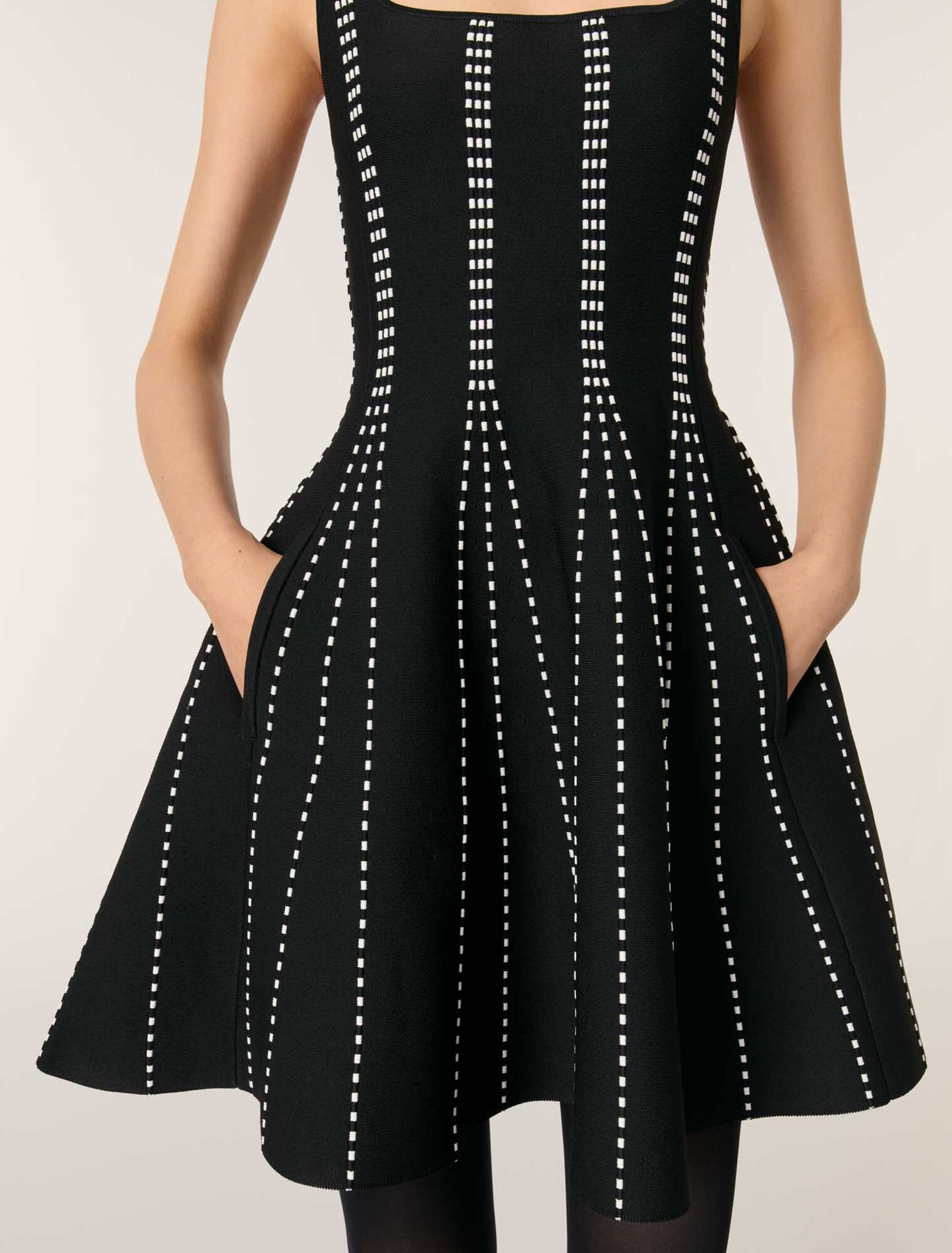 Abito corto in maglia jacquard
