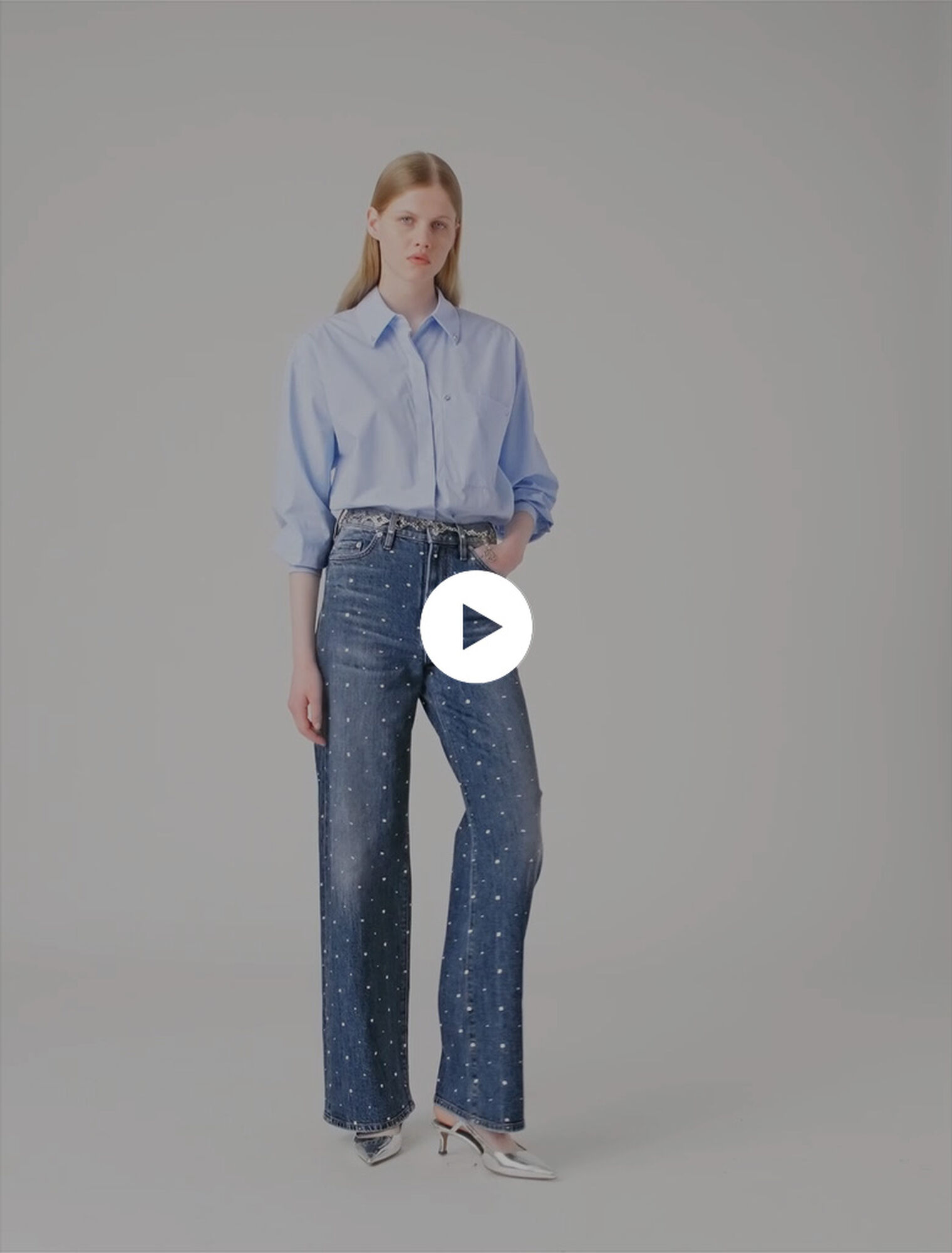 Jeans larghi in denim con borchie