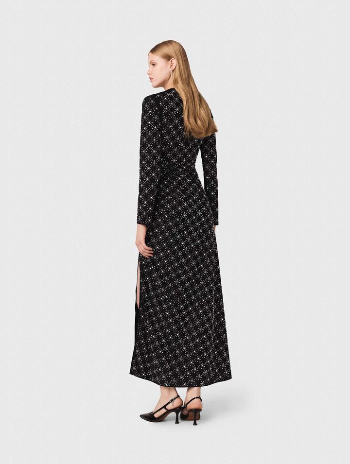 Abito lungo con perle e strass