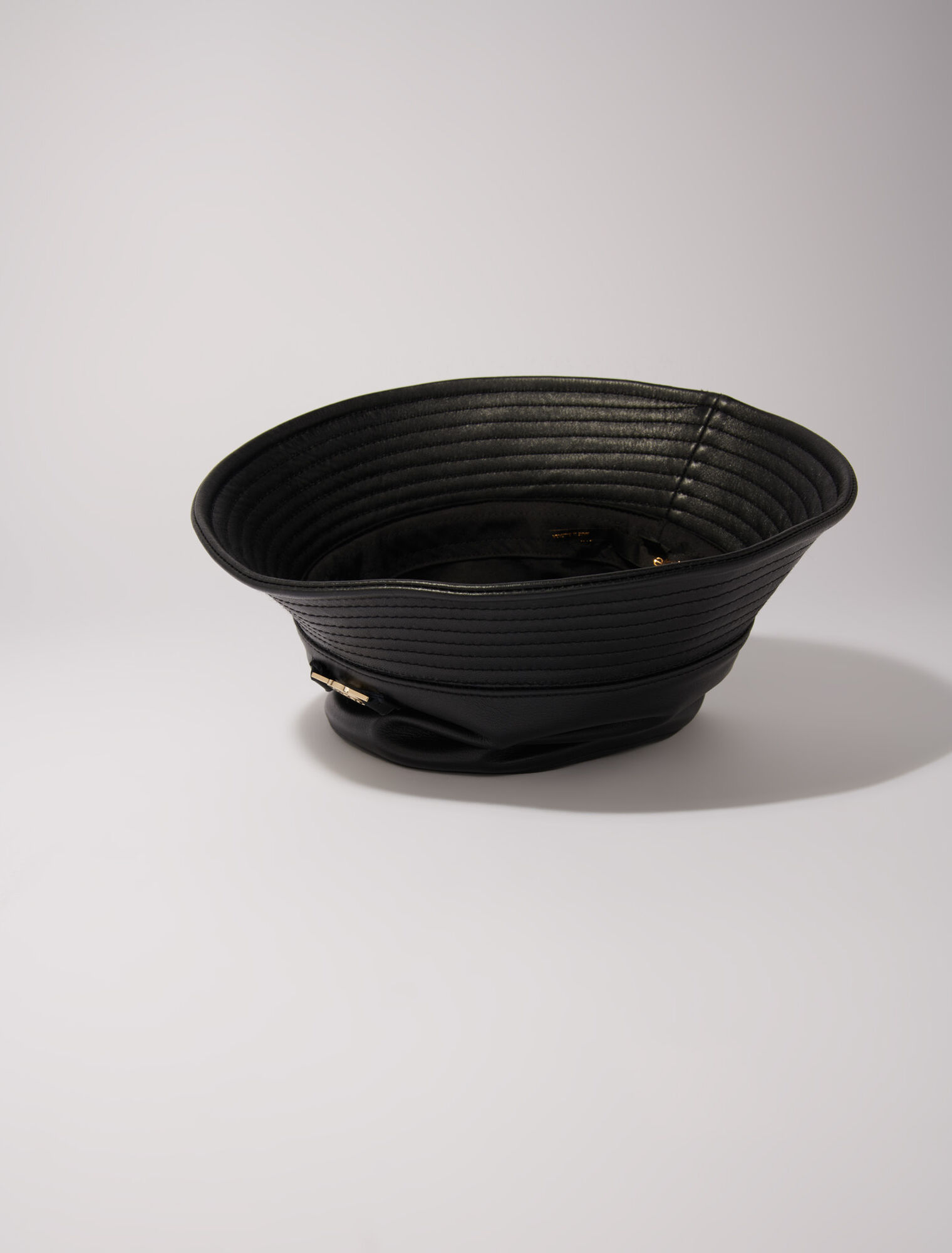 Cappello alla pescatora in pelle