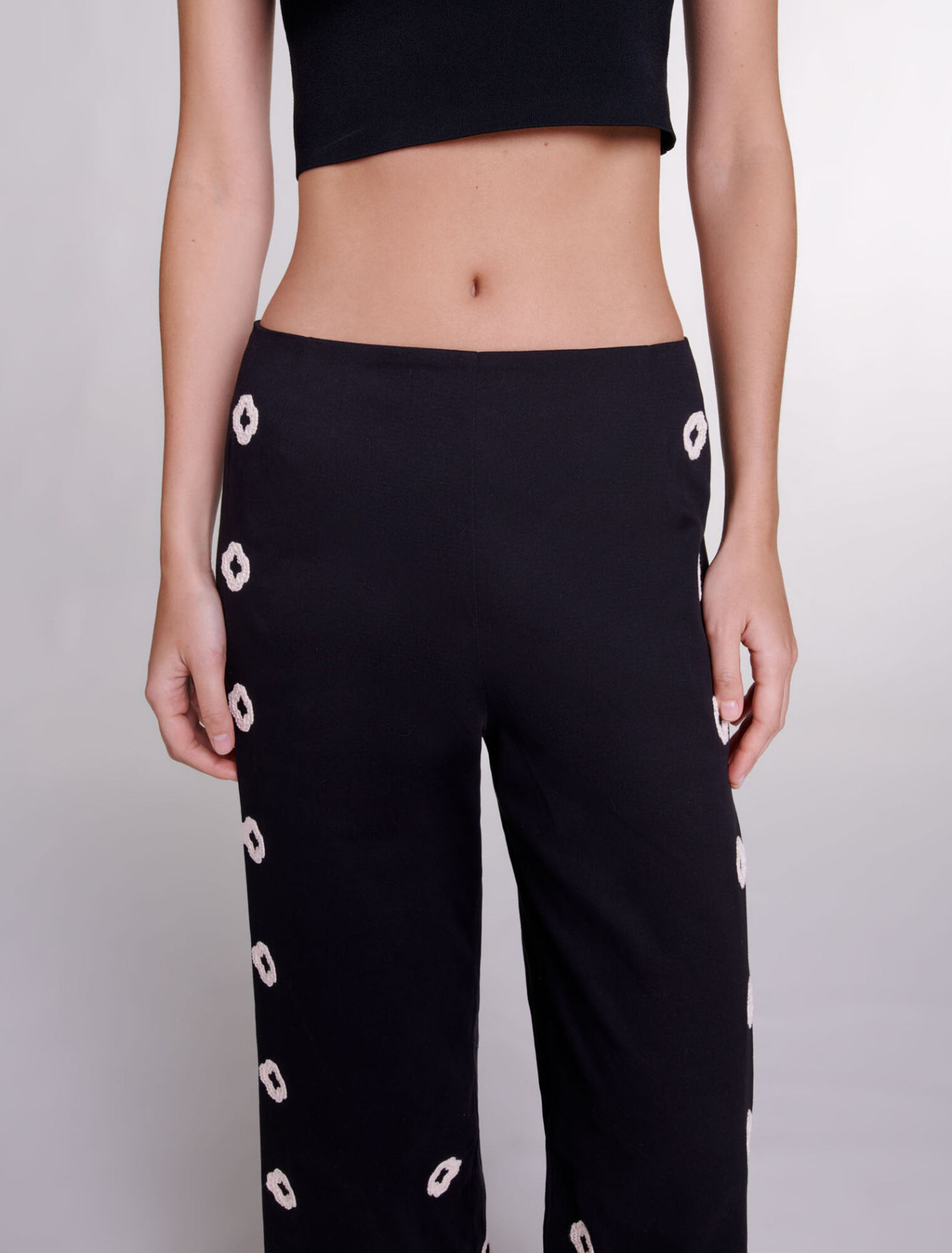 Pantaloni larghi in crochet