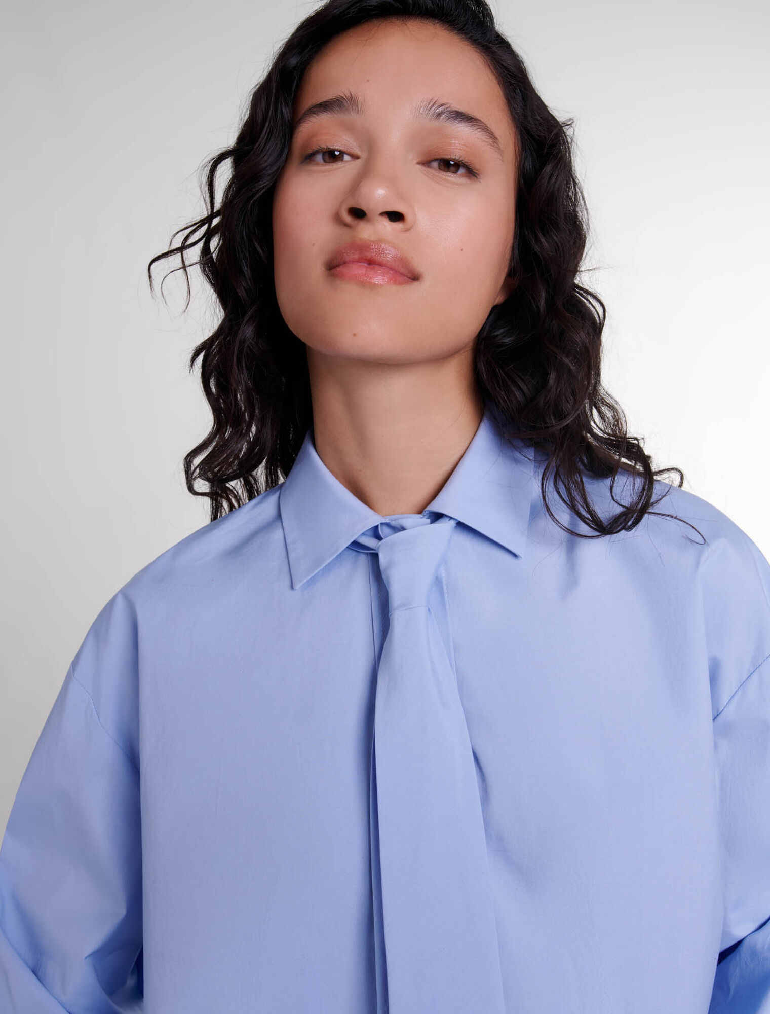 Camicia con cravatta rimovibile 