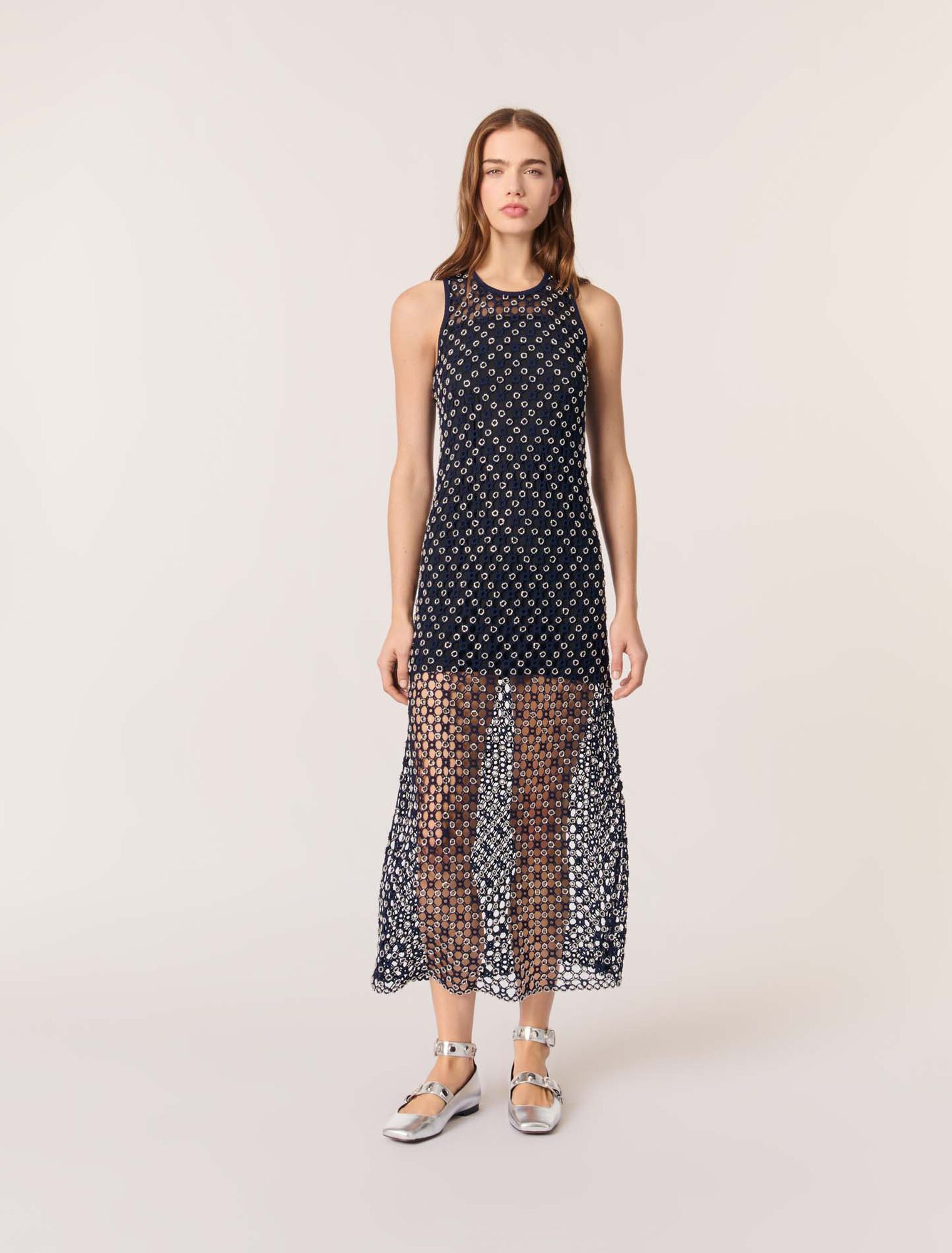 Abito lungo in crochet con perline