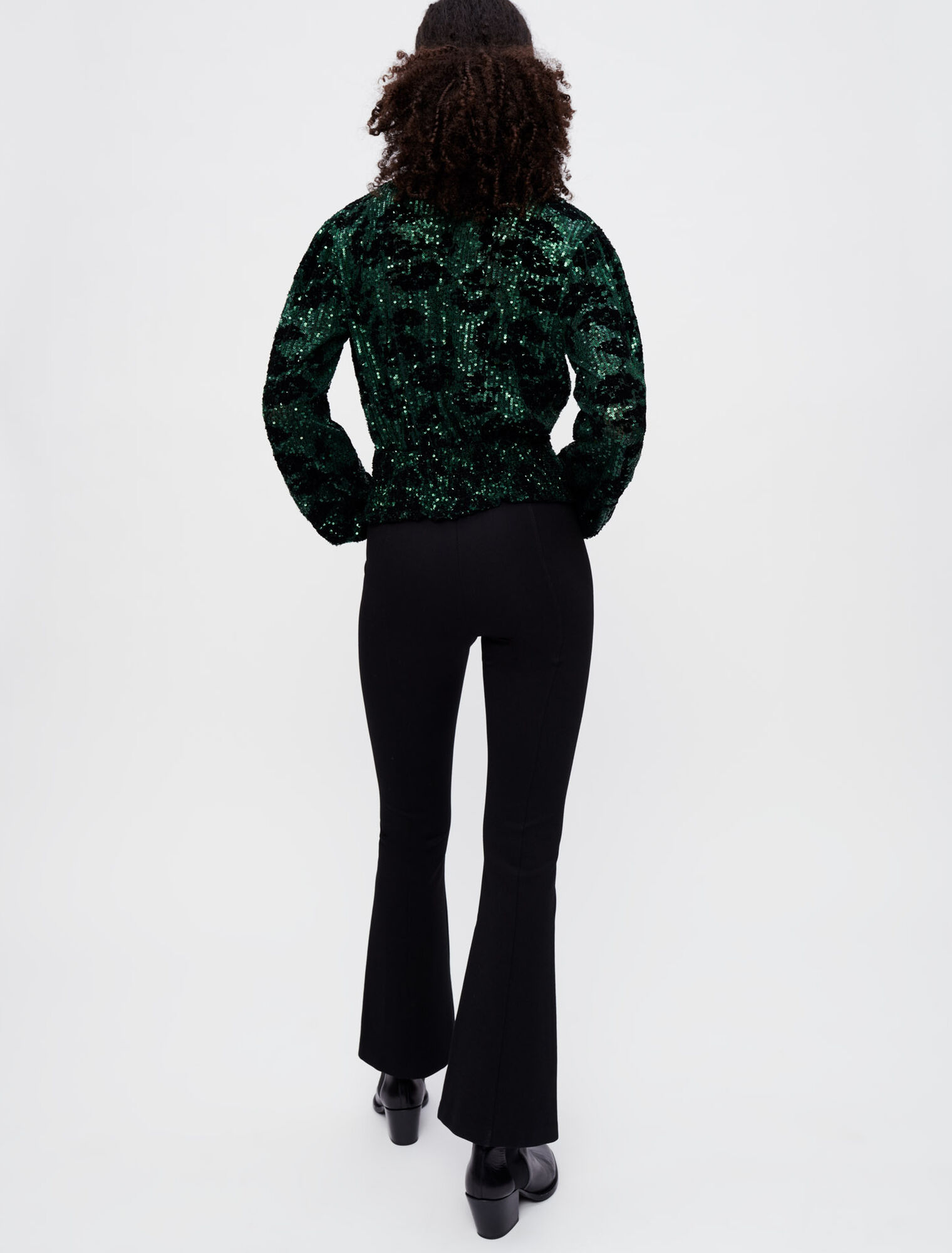 Top interamente ricamato con paillettes