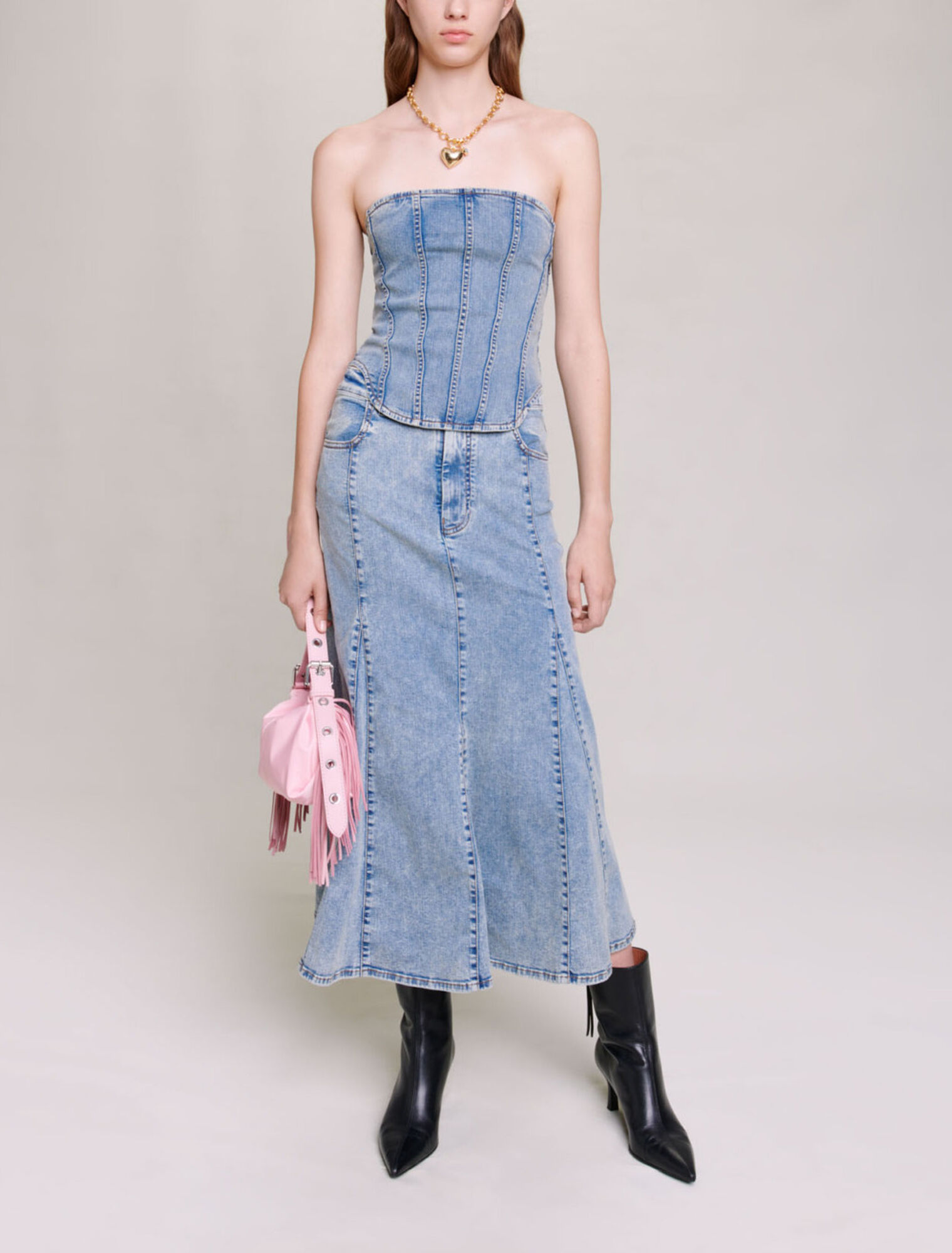 Top a bustier in jeans