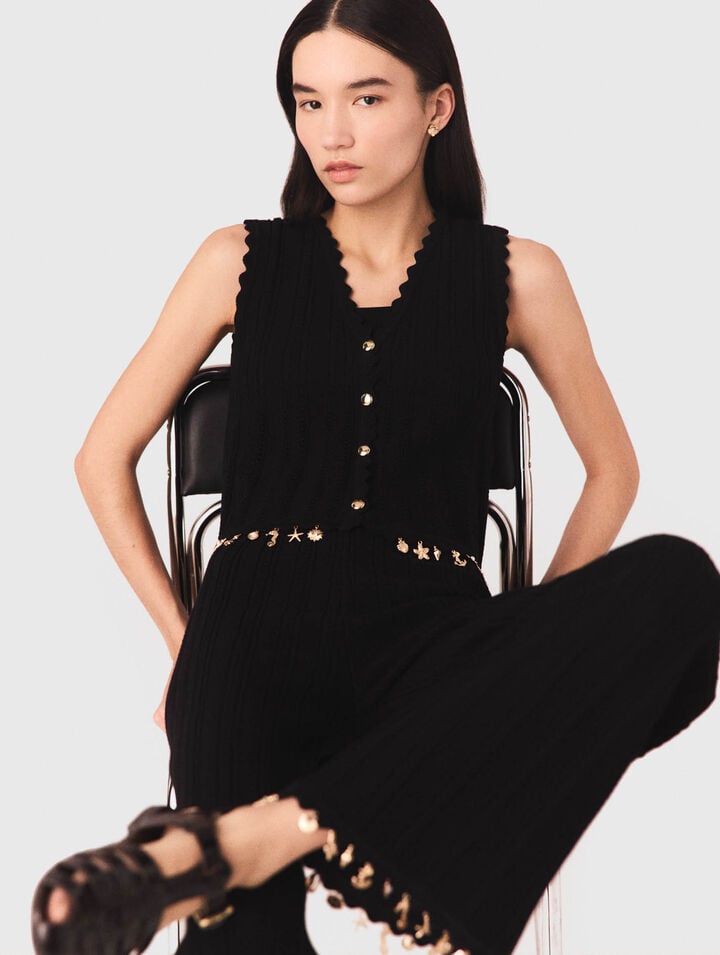 Gilet in maglia con bijoux dorati