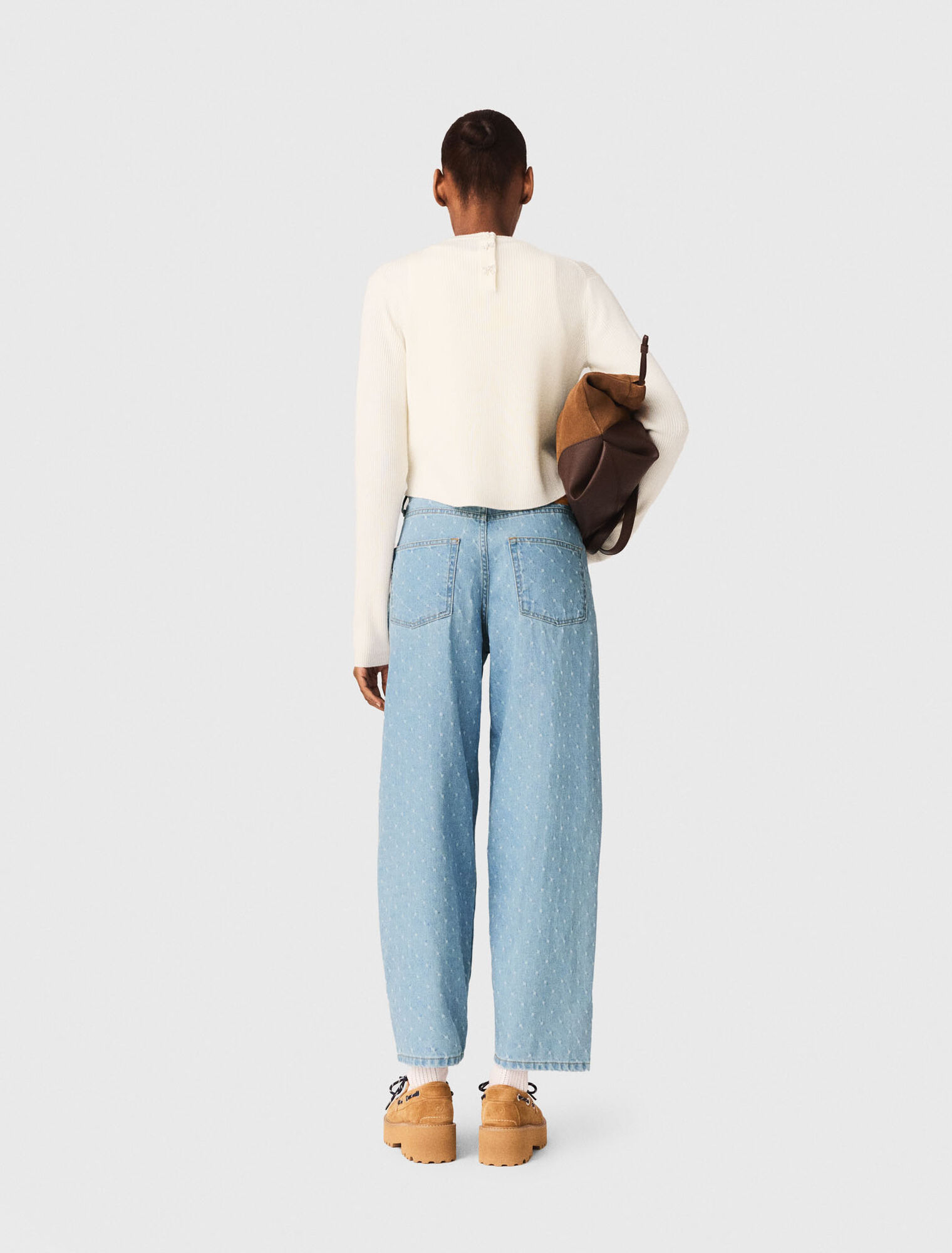 Maglione con bottoni gioiello