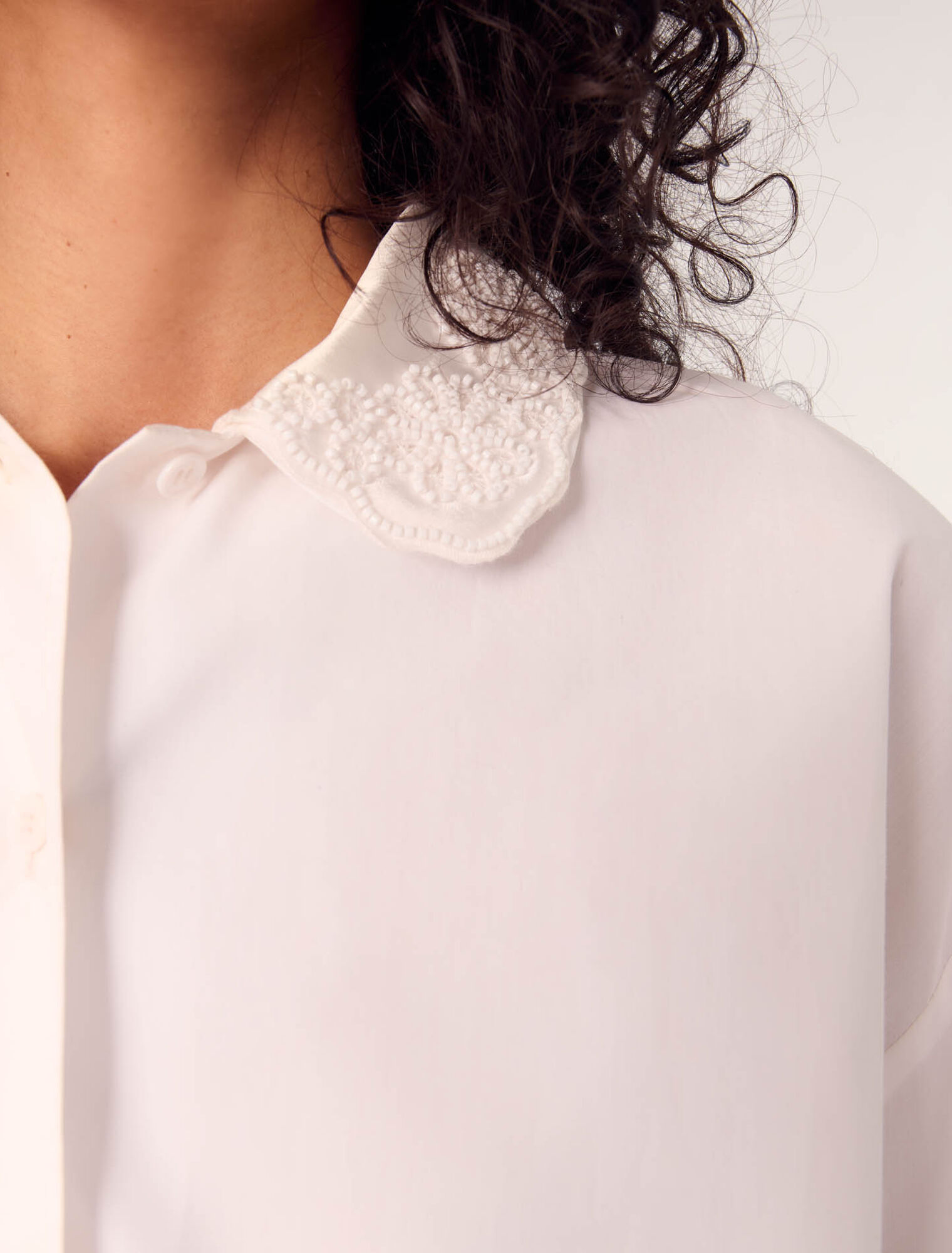 Camicia corta con colletto ricamato