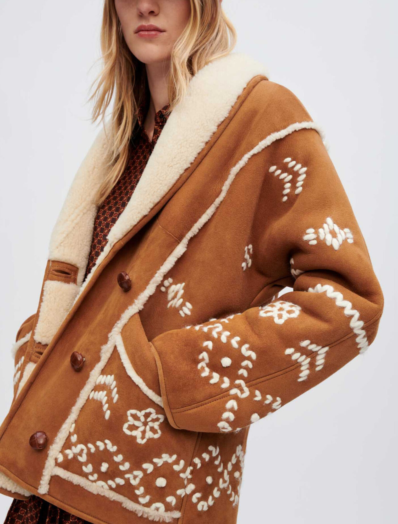 Cappotto scamosciato ricamato