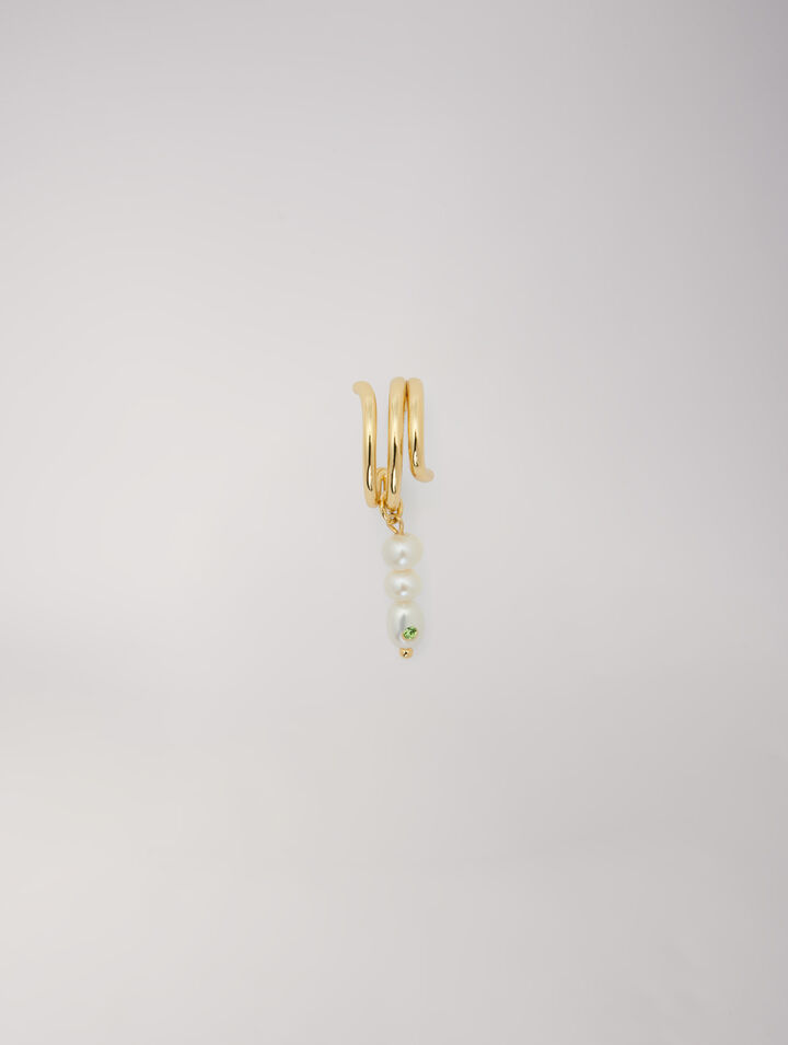 Orecchino decorato con perle