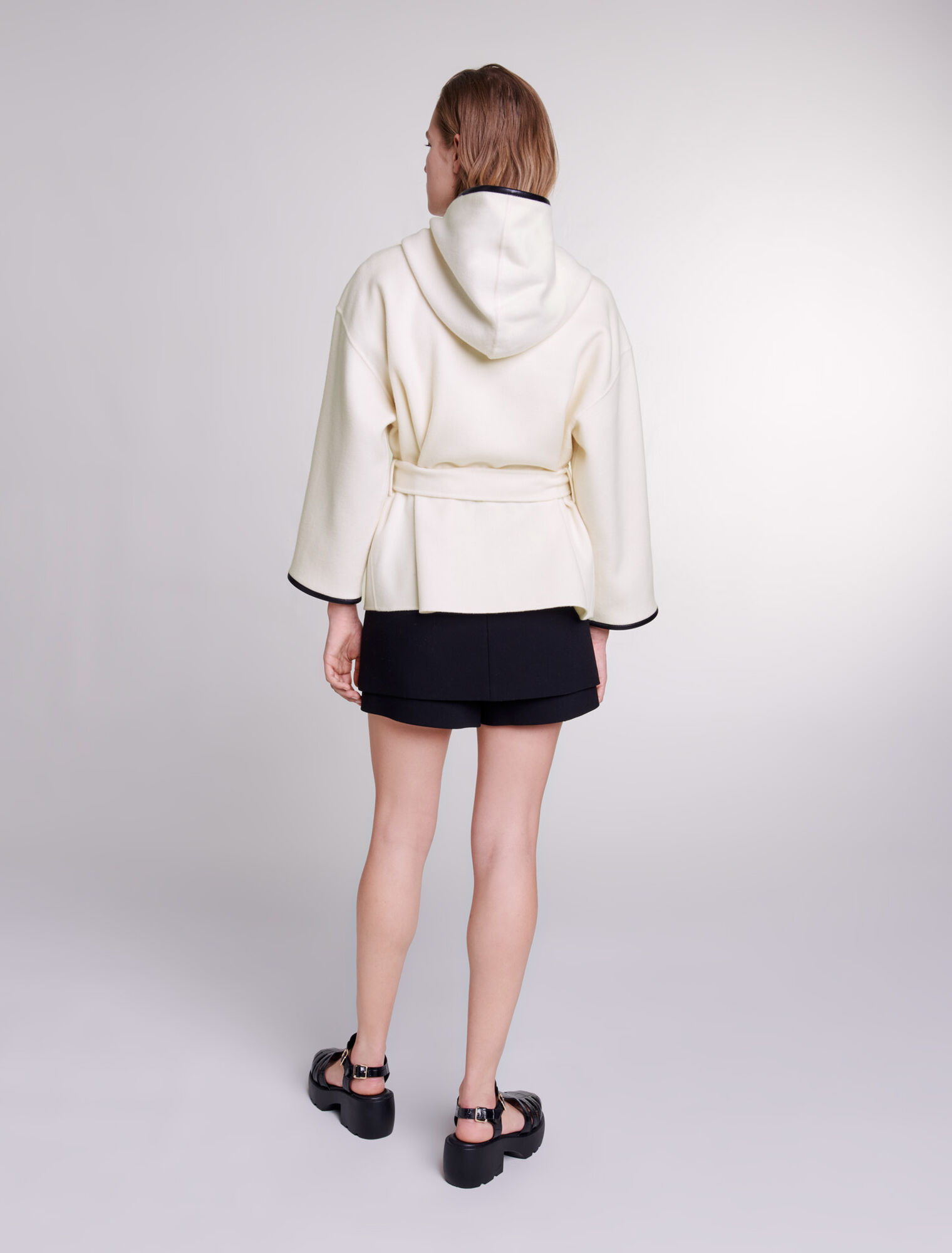 Cappotto in lana in stile mantella