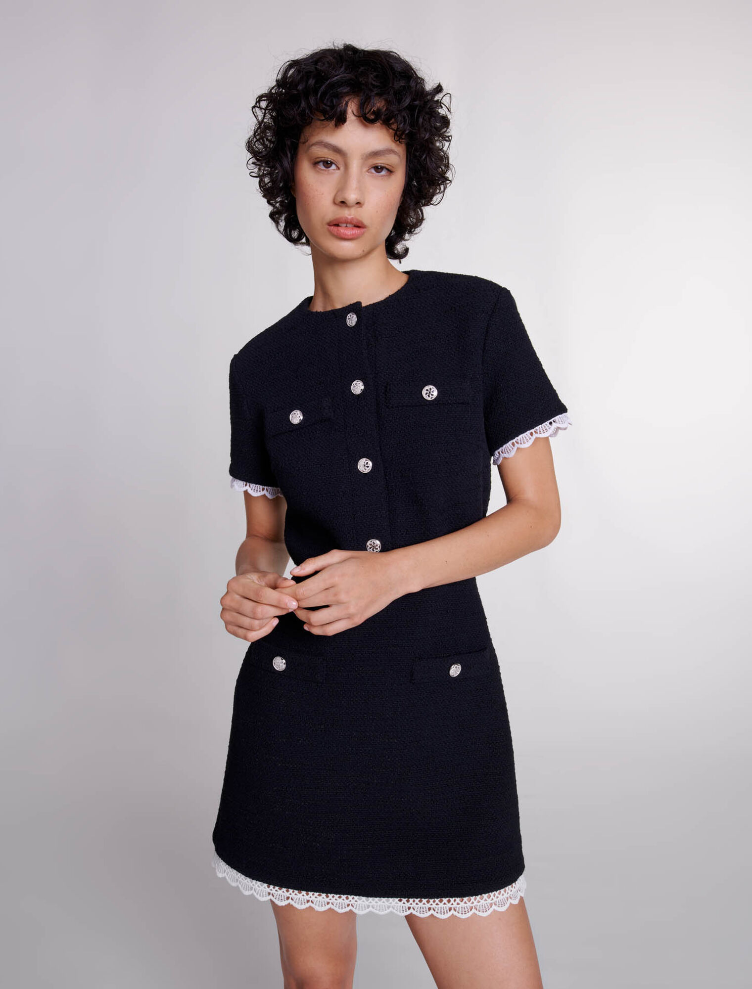 Abito corto in tweed con trecce