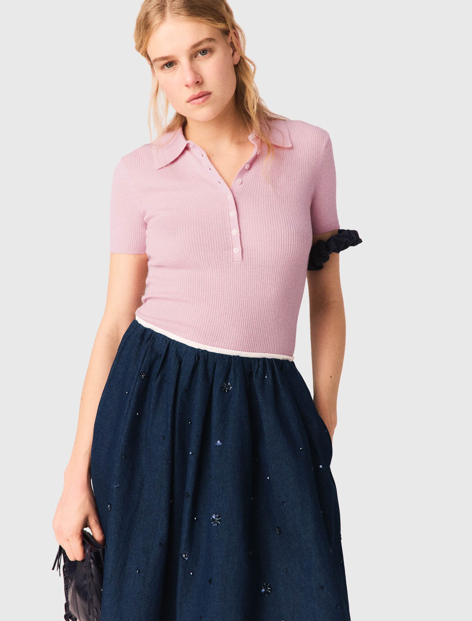 Gonna midi in denim ricamata