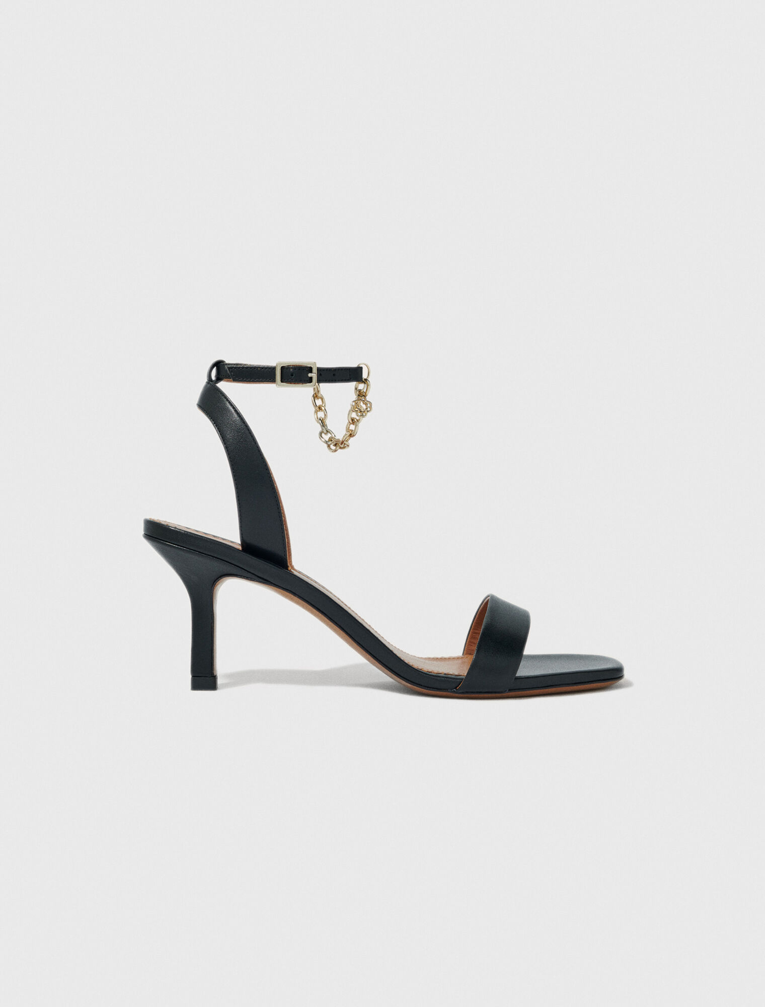 Sandali in pelle con tacchi