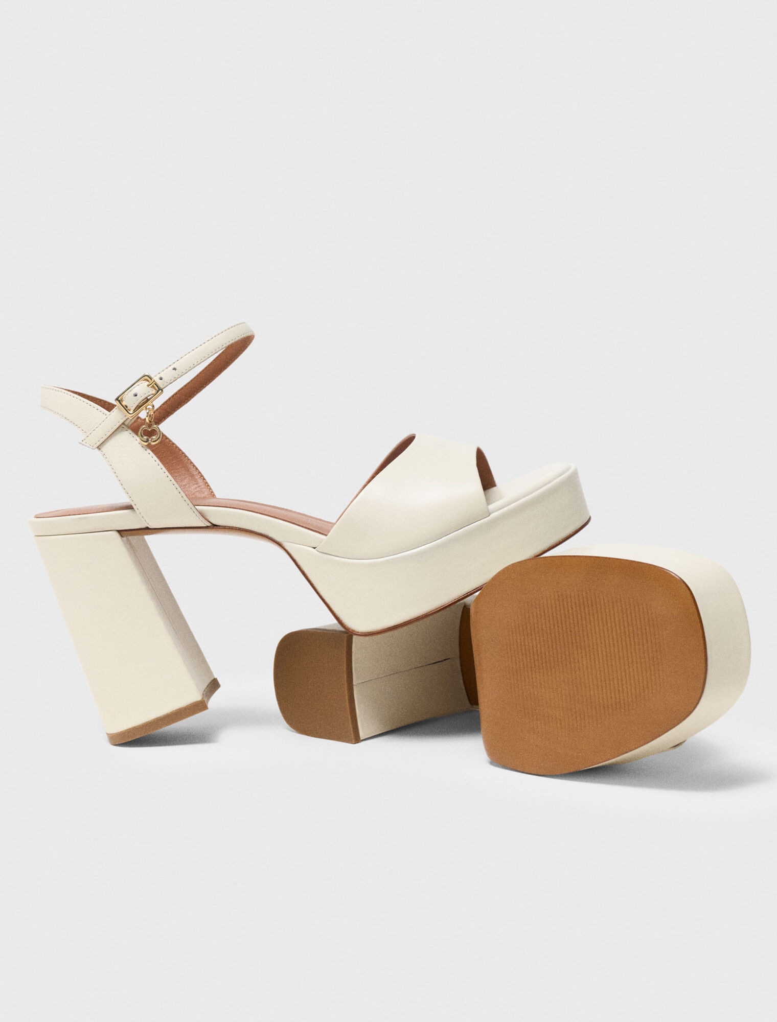 Sandali in pelle con zeppa