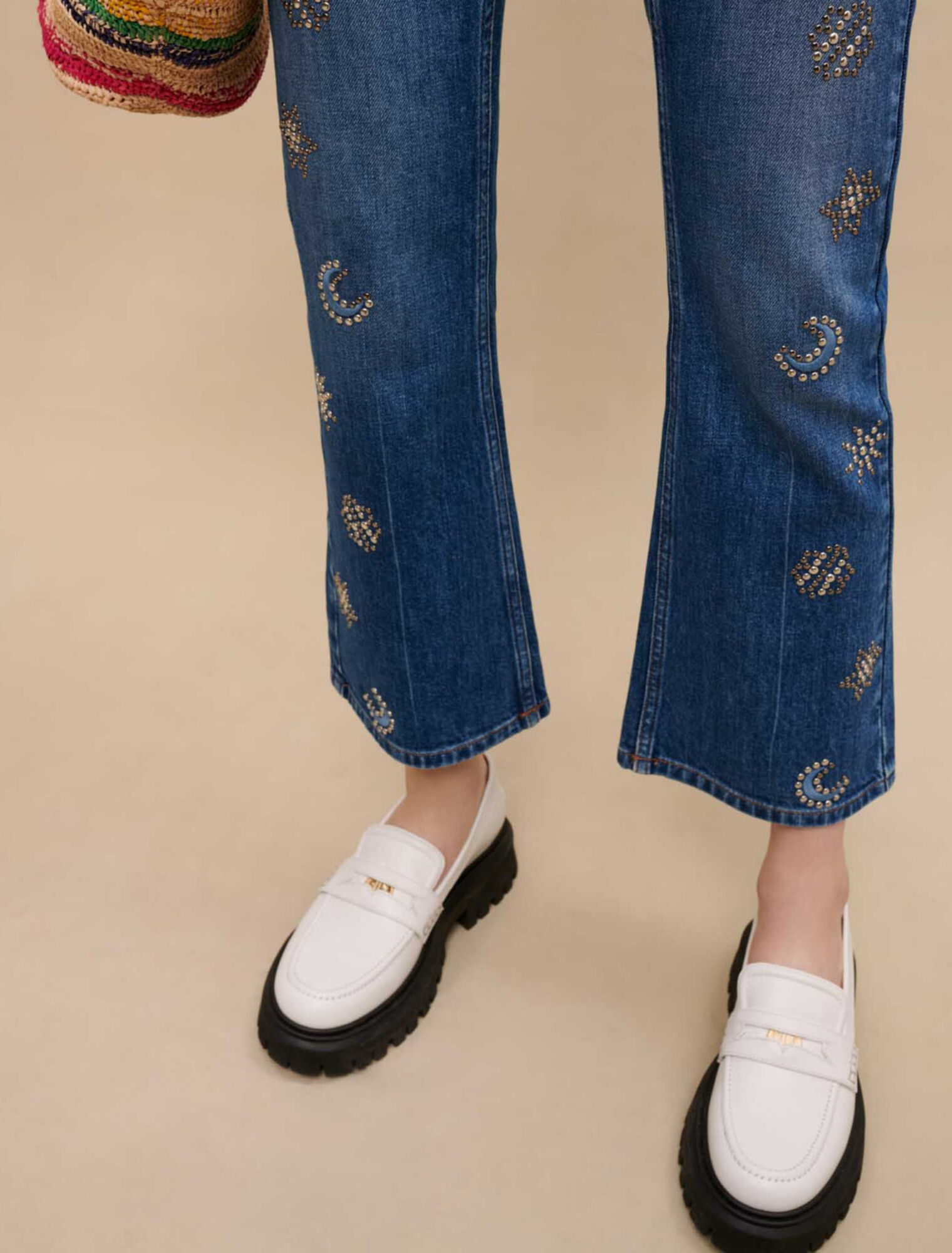 Jeans impreziositi da cristalli di luna