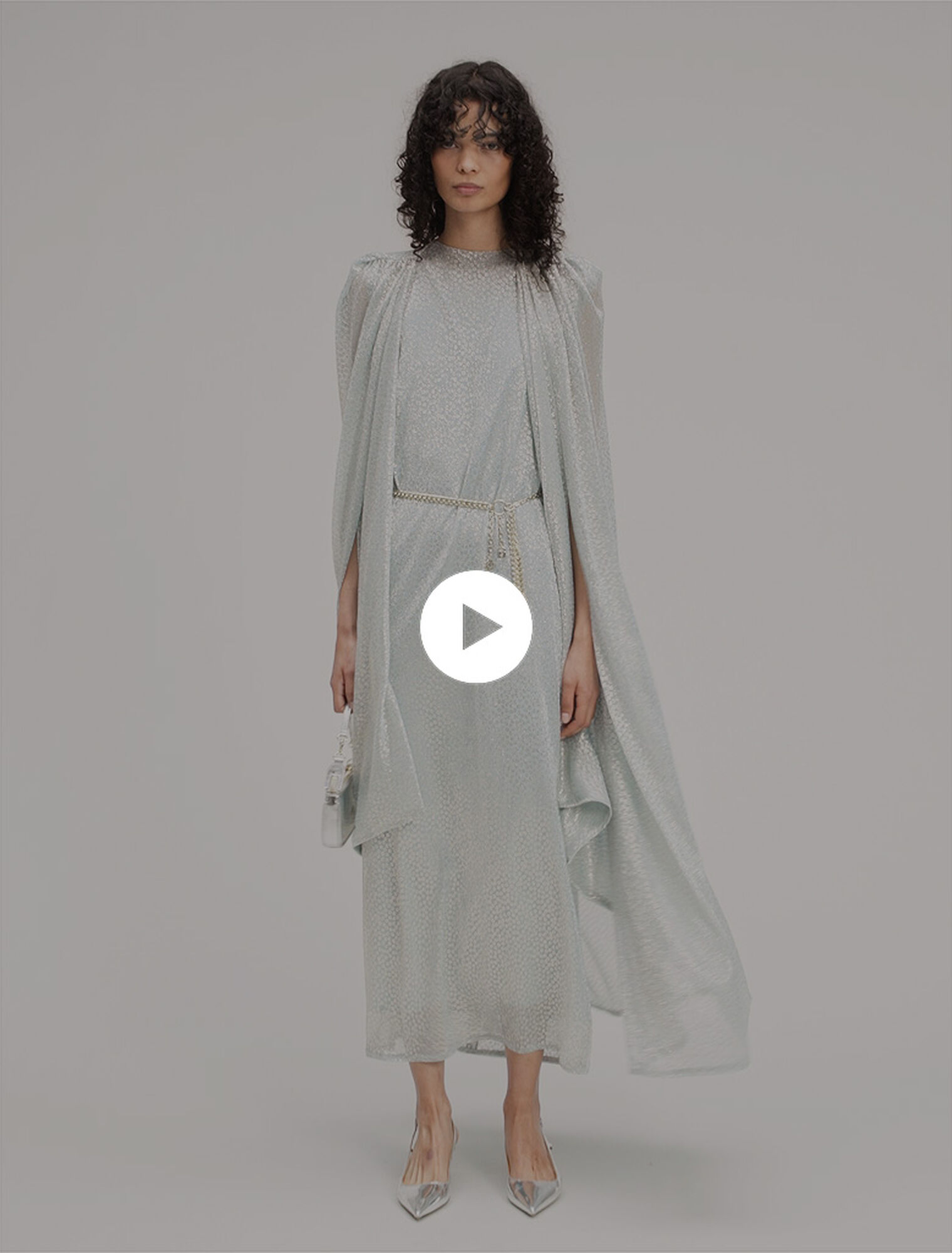 Abito lungo con mantello in lurex