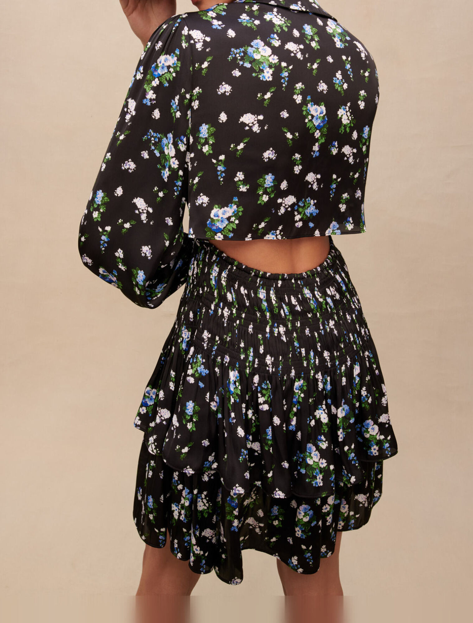 Abito con smock e stampa floreale
