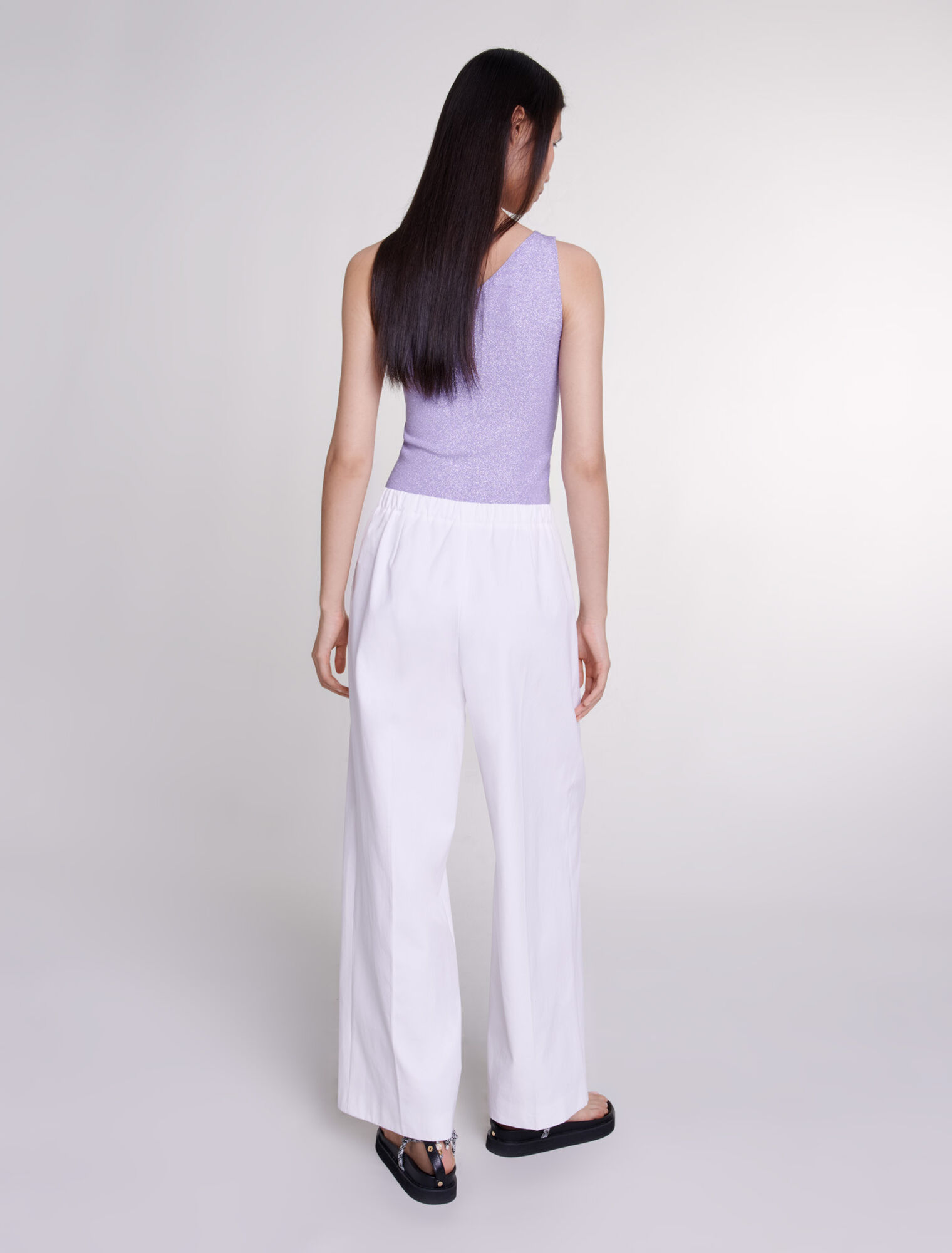 Pantaloni larghi