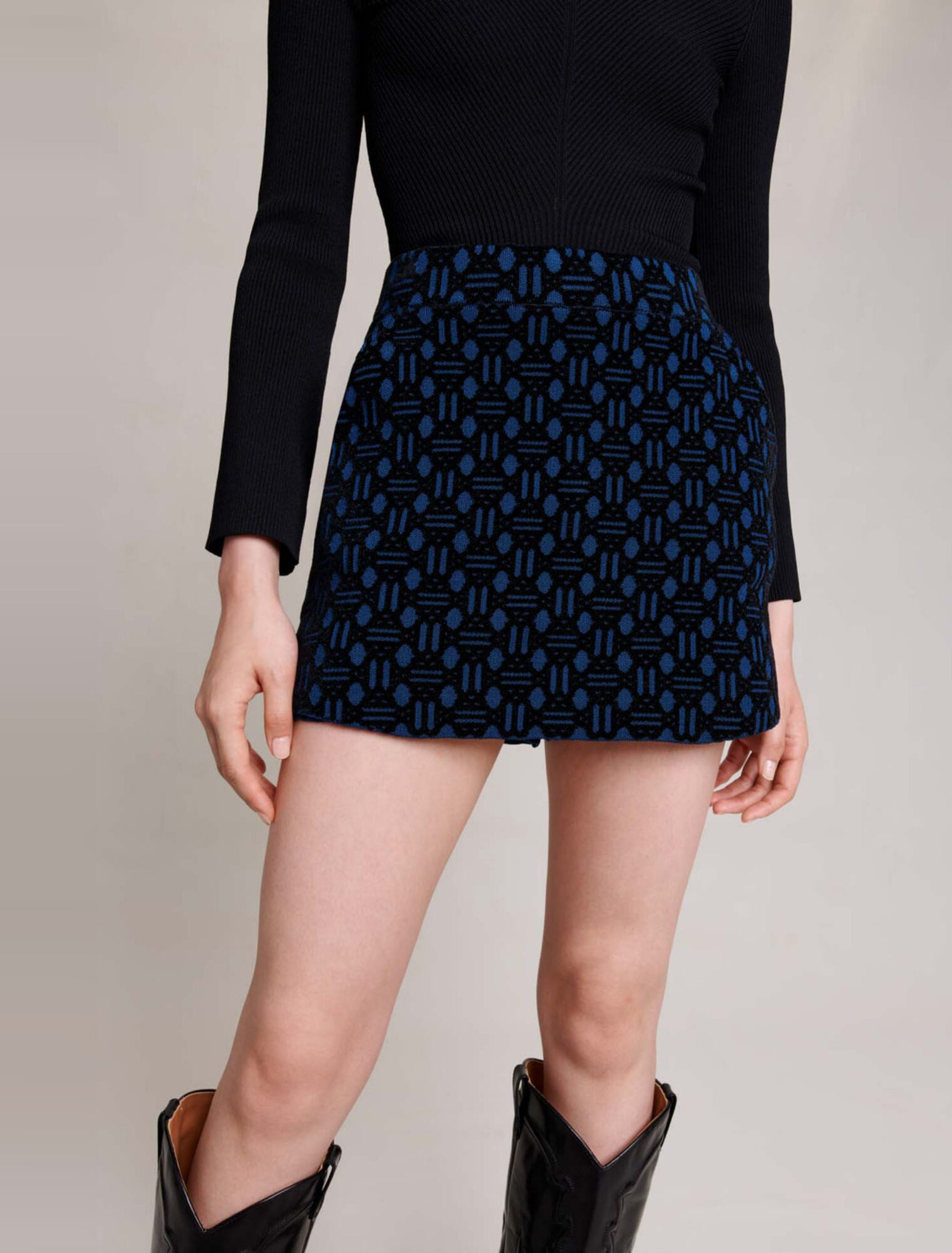 Shorts in velluto jacquard