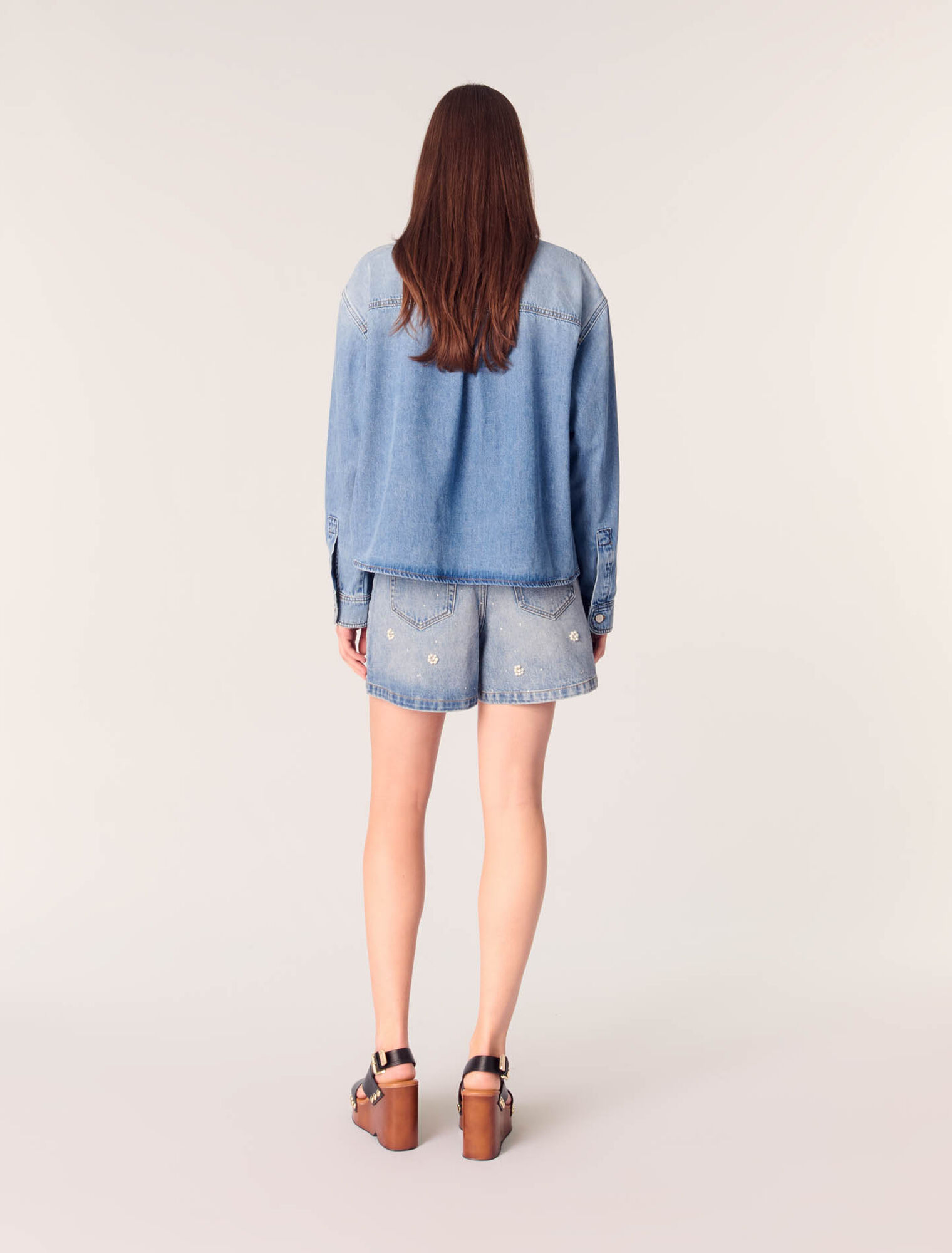 Camicia in denim con perle ricamate