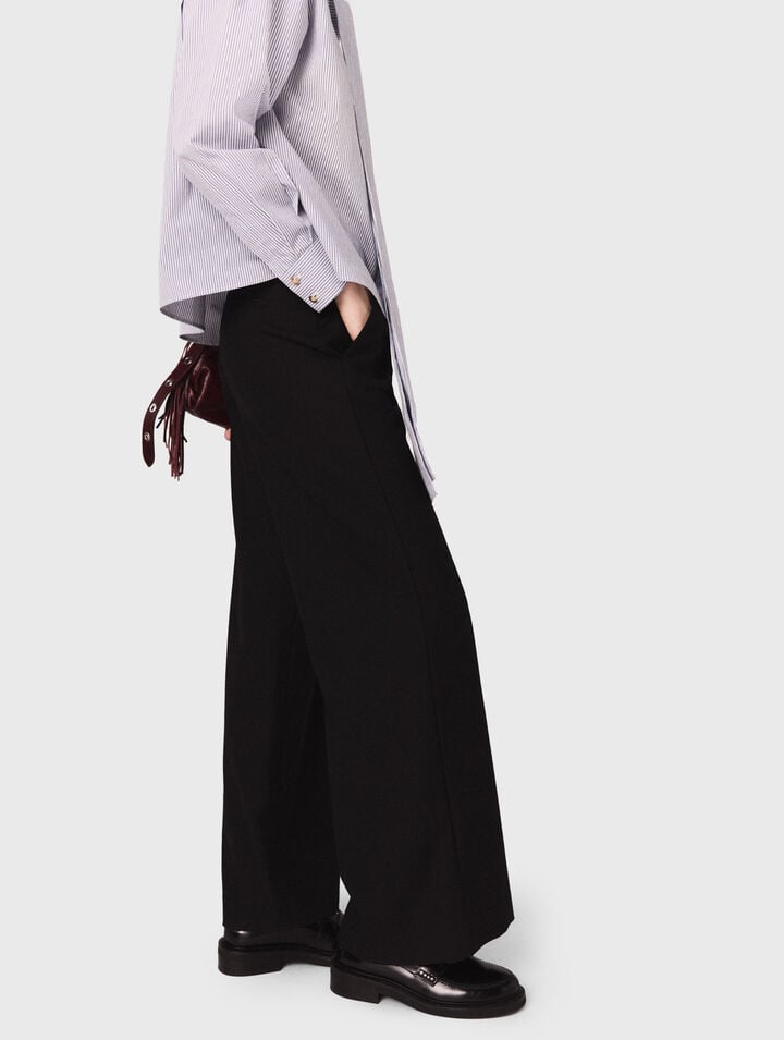 Pantaloni flare