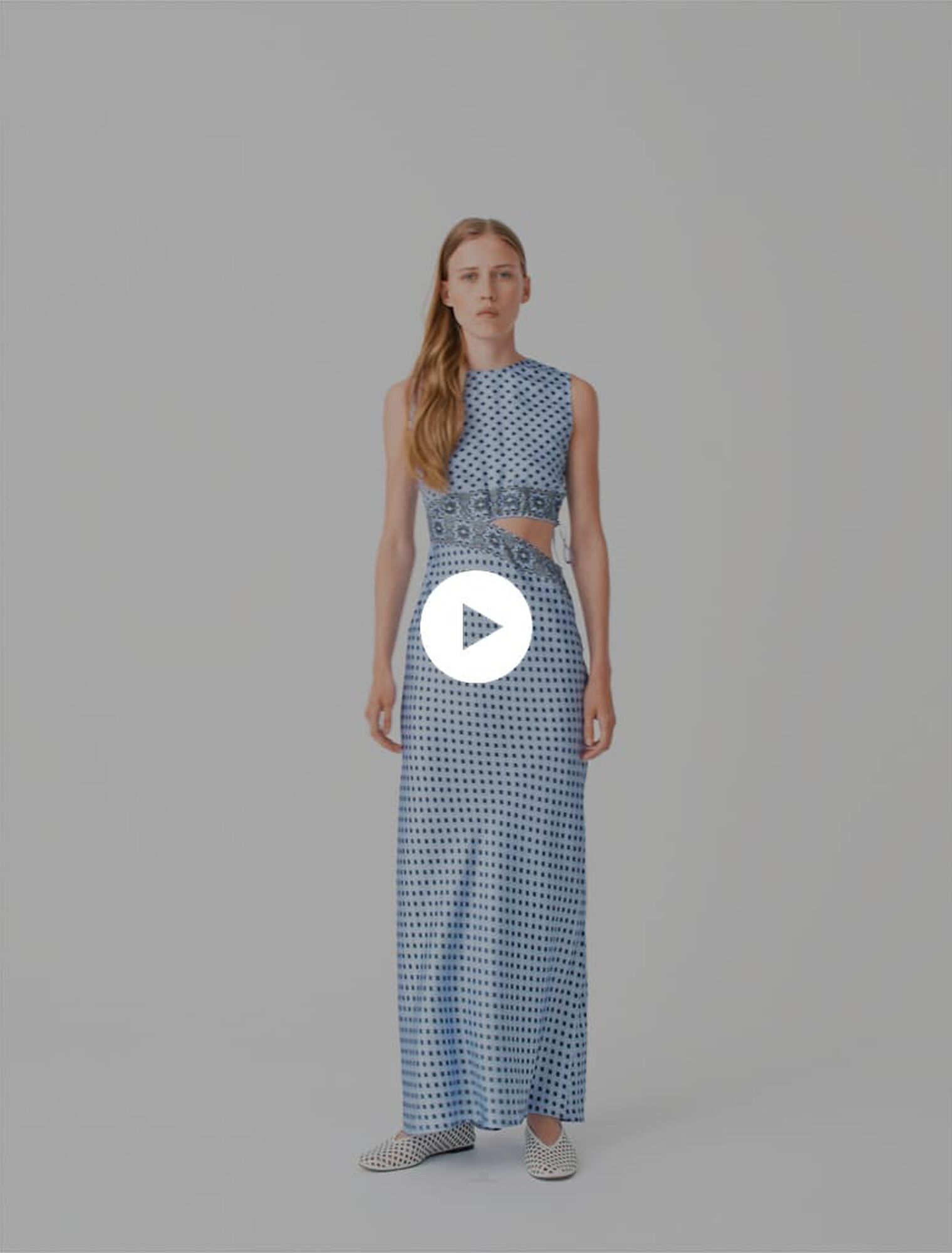 Abito stampato con cut-out
