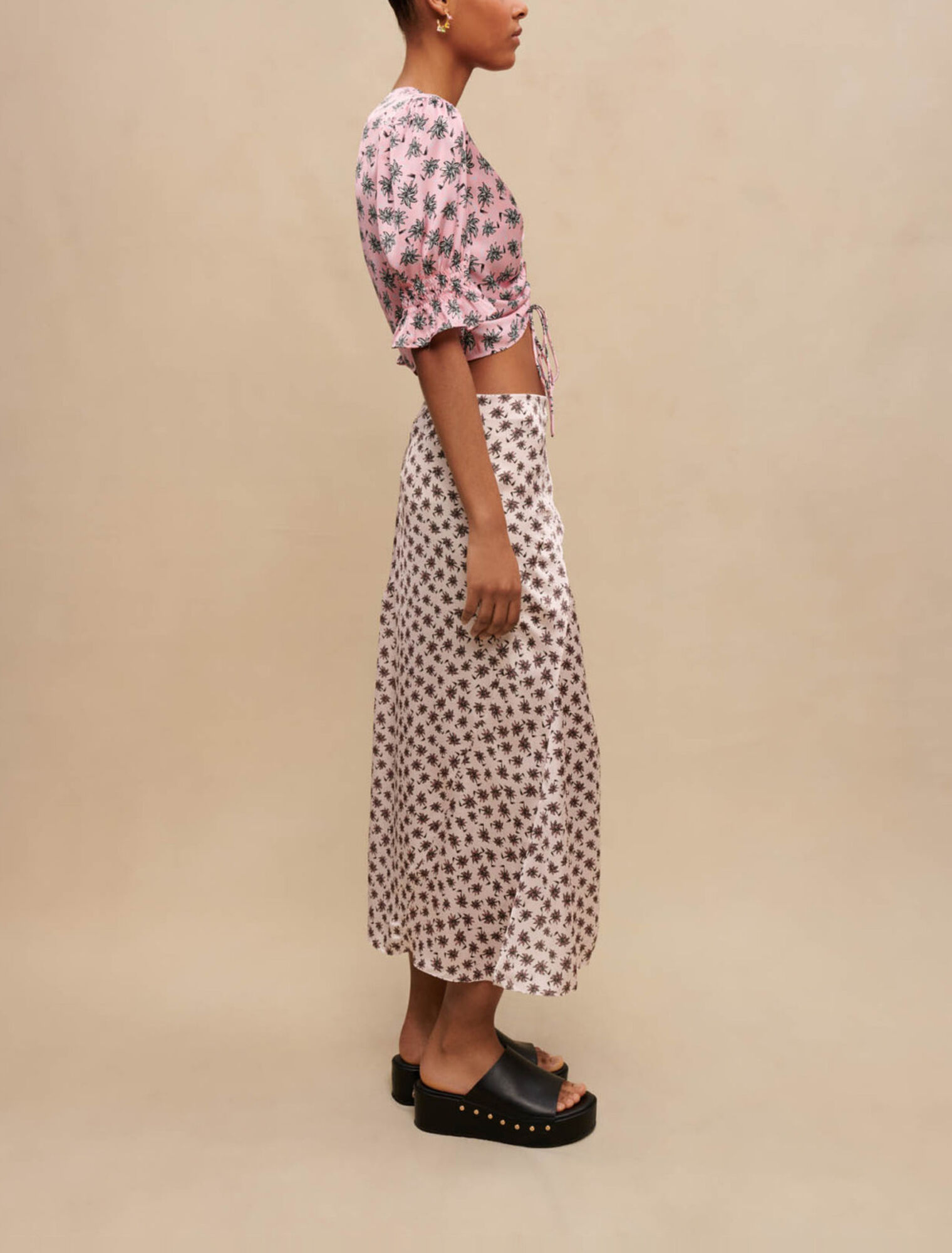 Crop top con stampa di palme