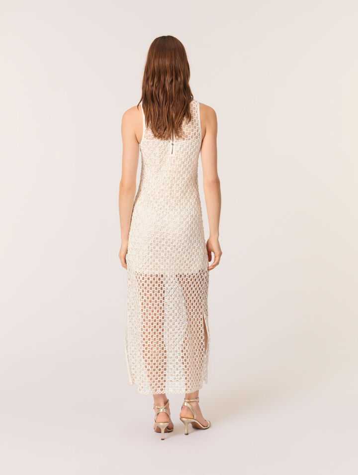 Abito lungo in crochet con perline