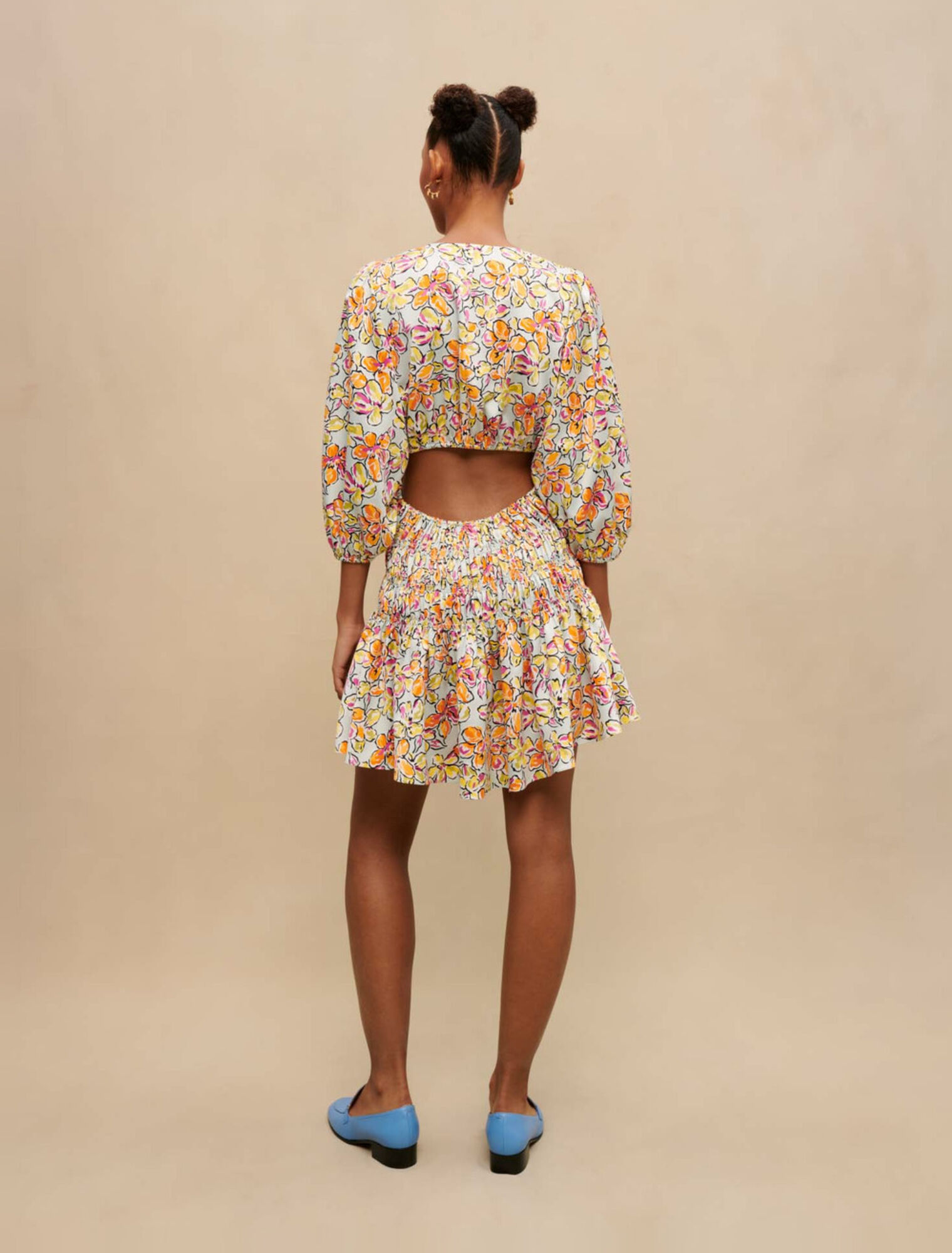 Abito corto con stampa floreale