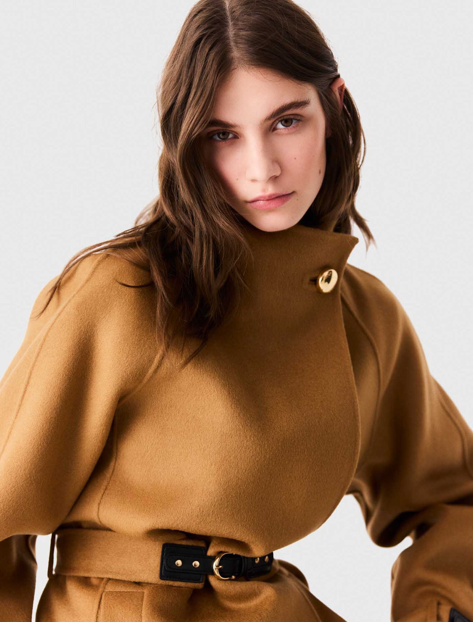 Cappotto midi in lana con cintura