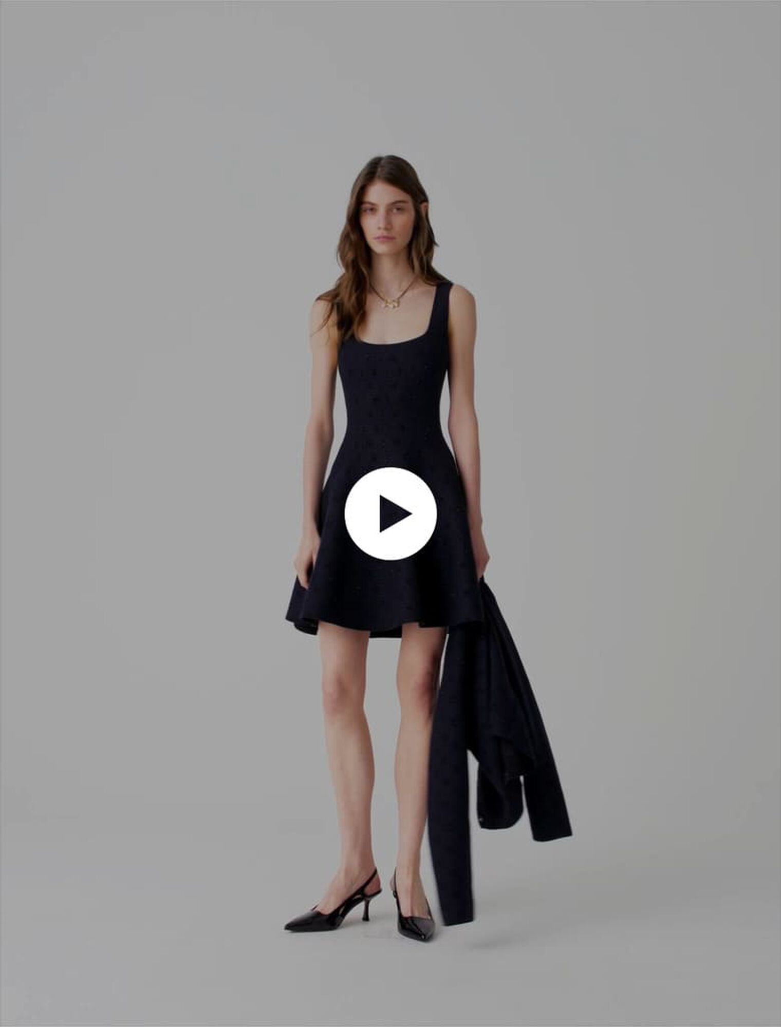 Abito corto svasato in jacquard
