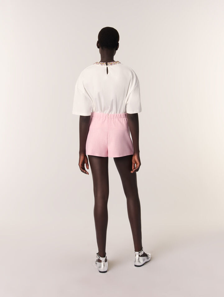 T-shirt con scollo bijou