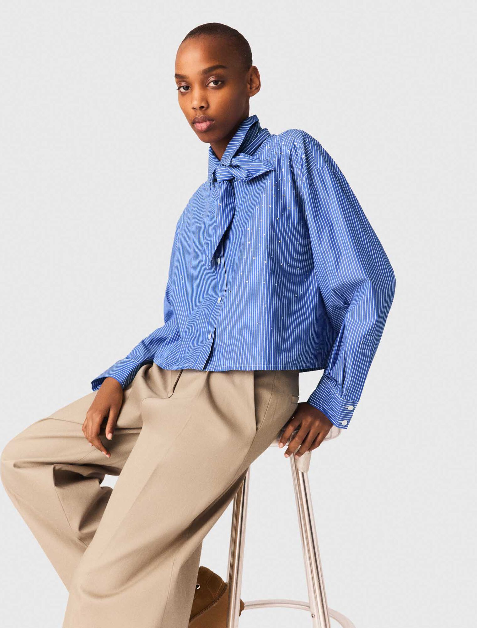 Camicia con fazzoletto rimovibile