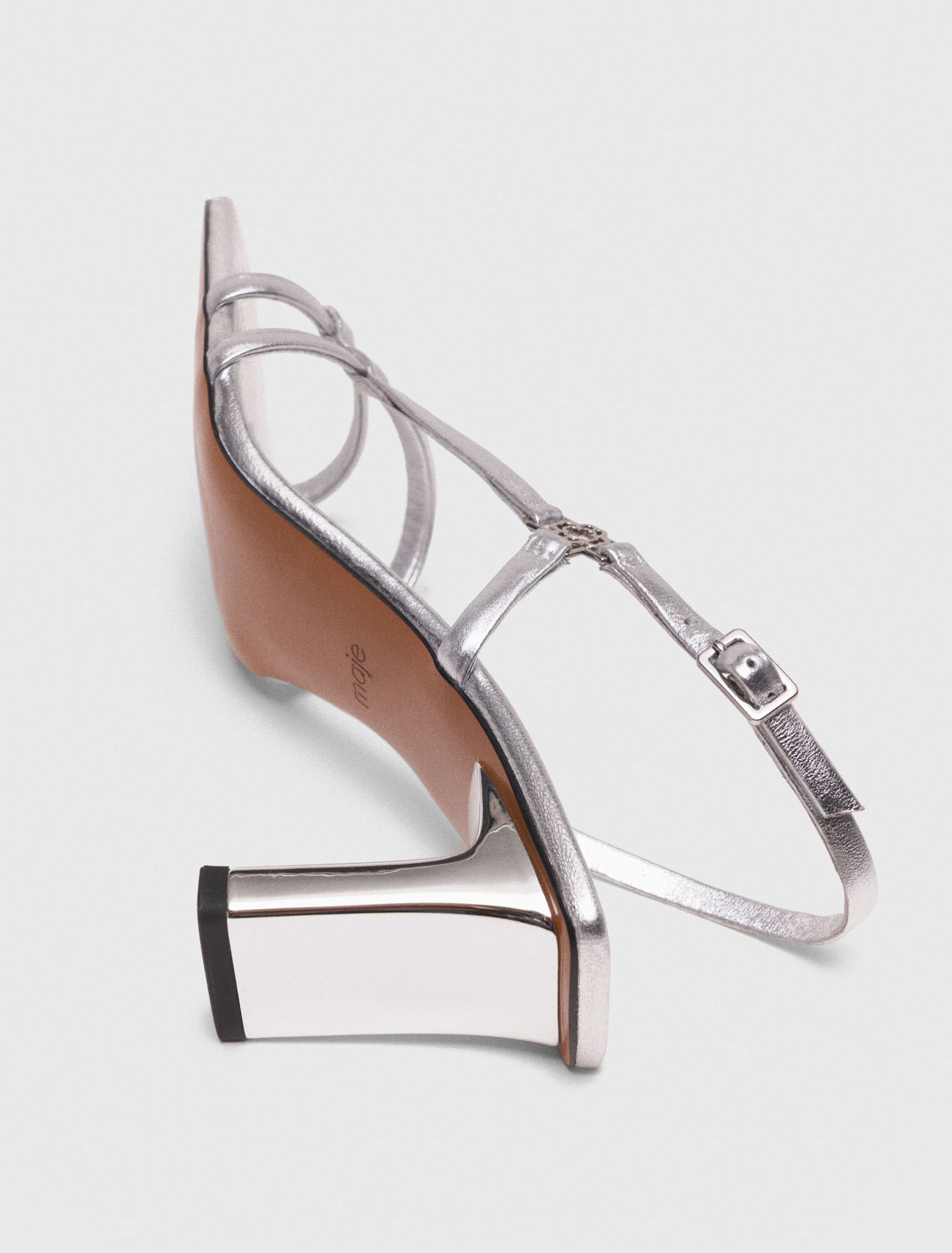 Sandali con listini metallici tacco
