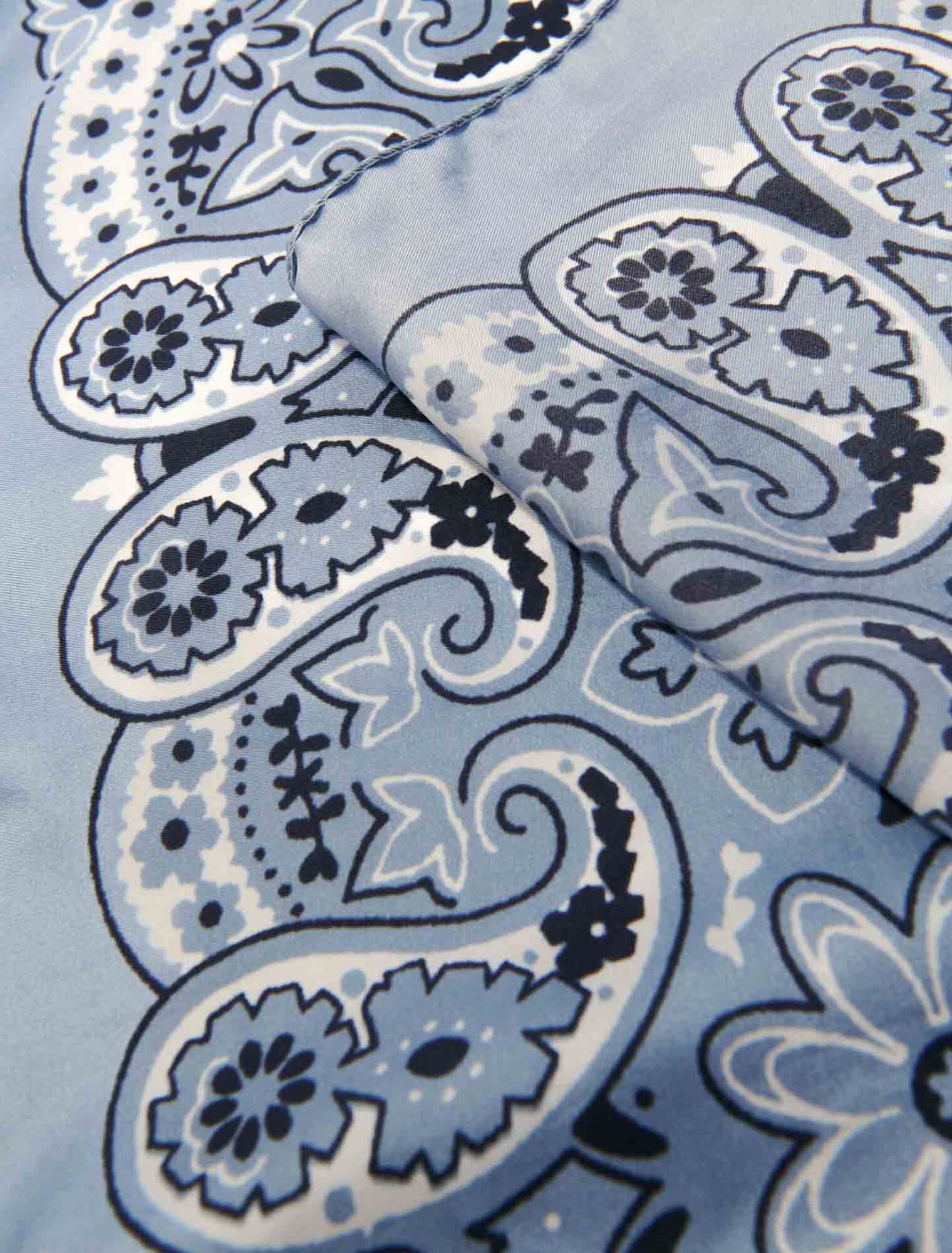 Foulard con stampa a bandana