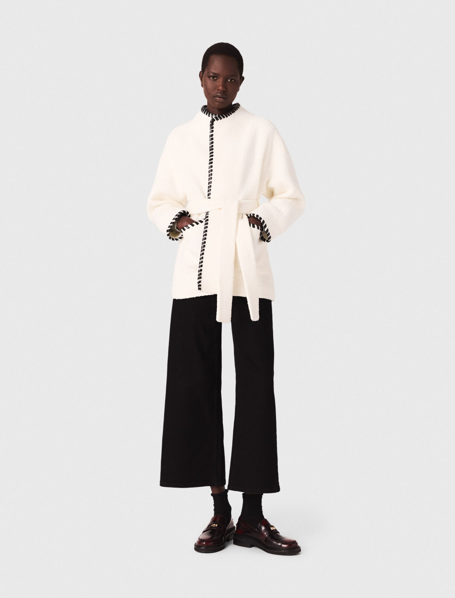 Cappotto foderato con nastro a contrasto